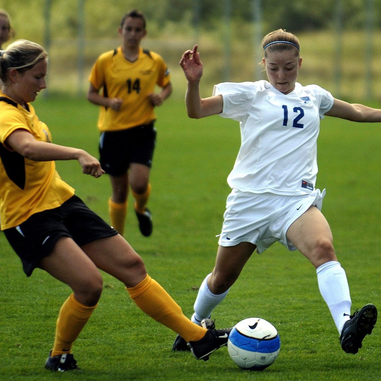 Die Corona-Tests für Fußballerinnen hätten einen sechsstelligen Betrag verschlungen.
