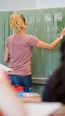 Unterricht findet an den zwei Fenstertagen statt