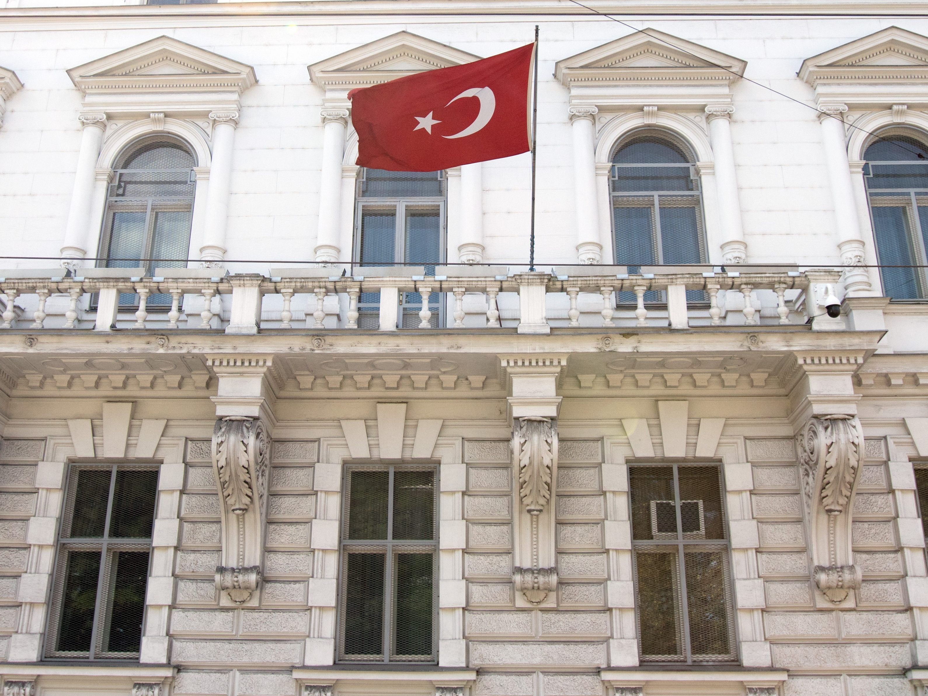 Die Aussagen des türkischen Botschafters wurden auf Video aufgenommen. Die Aussagen des türkischen Botschafters wurden auf Video aufgenommen.