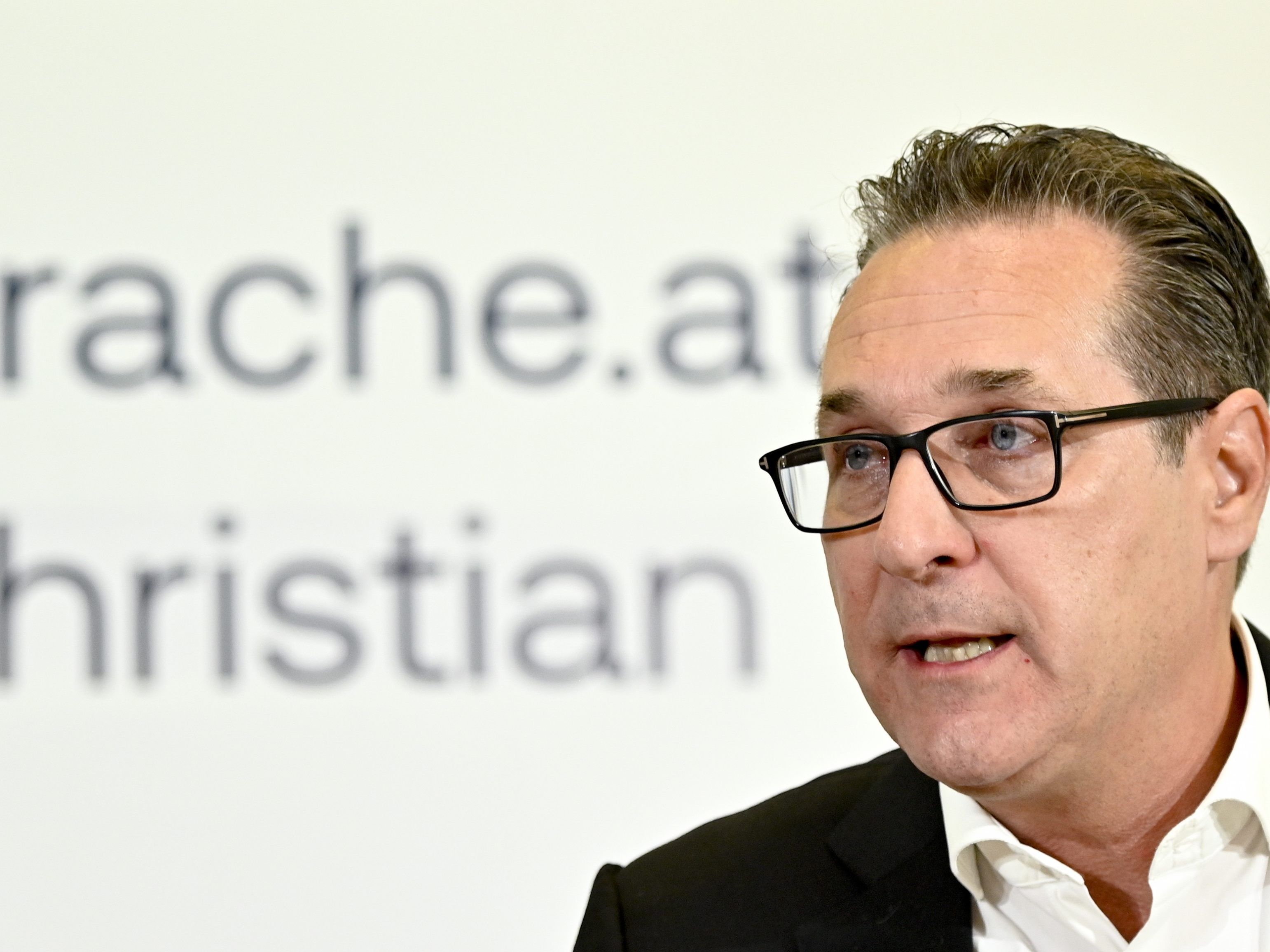 Strache will nicht, dass das Ibiza-Video in voller Länge gezeigt wird. Strache will nicht, dass das Ibiza-Video in voller Länge gezeigt wird.