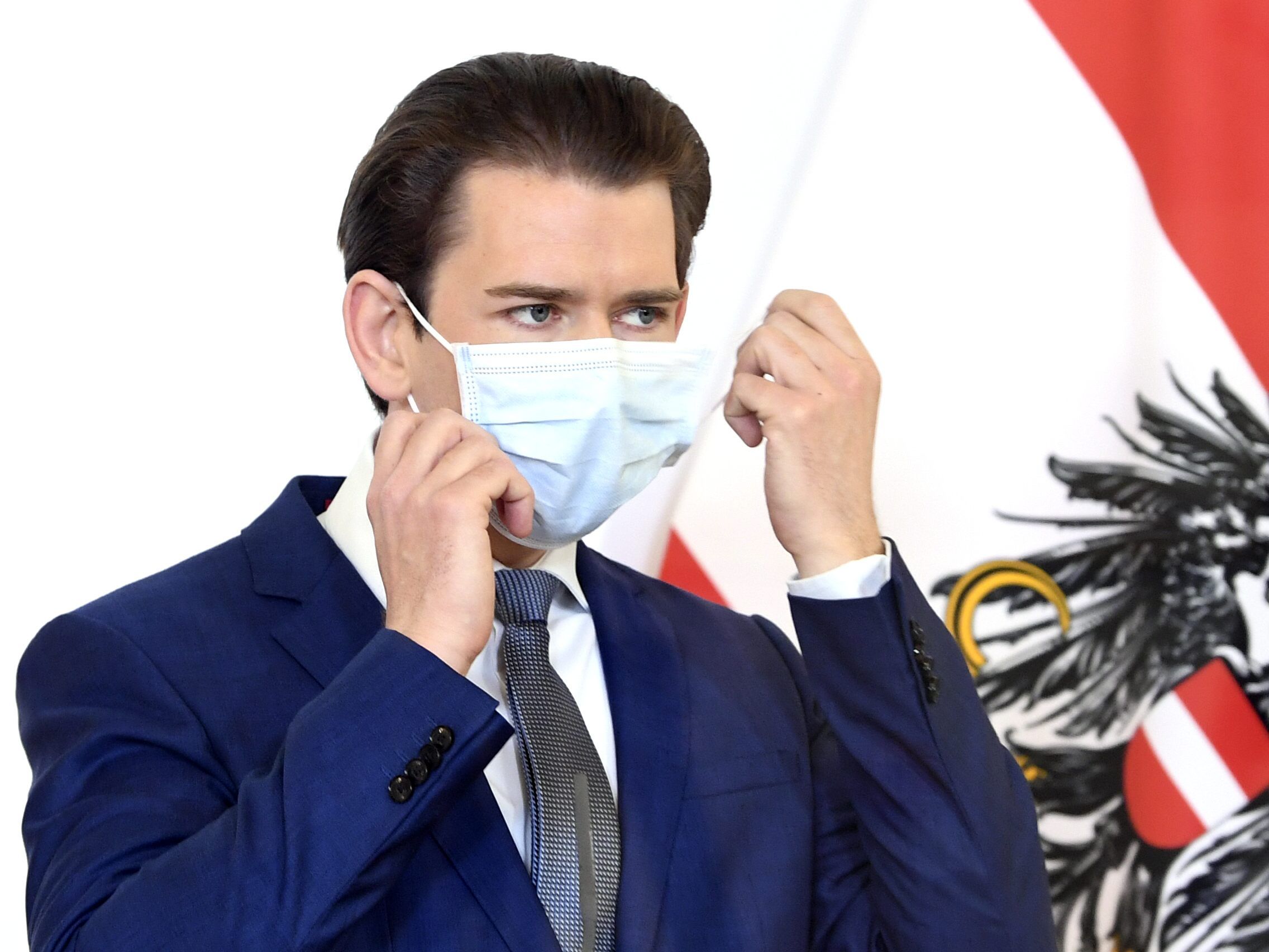 Der Journalist versucht eine Annäherung an das "System Kurz" über dessen engste Mitarbeiter. Der Journalist versucht eine Annäherung an das "System Kurz" über dessen engste Mitarbeiter.