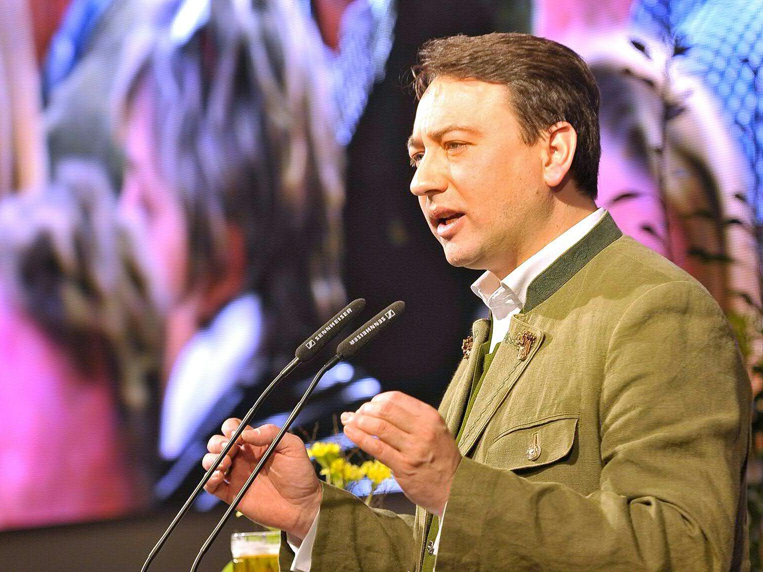 FPÖ-Landesparteichef Haimbuchner fordert ein Ende des Rauchverbots