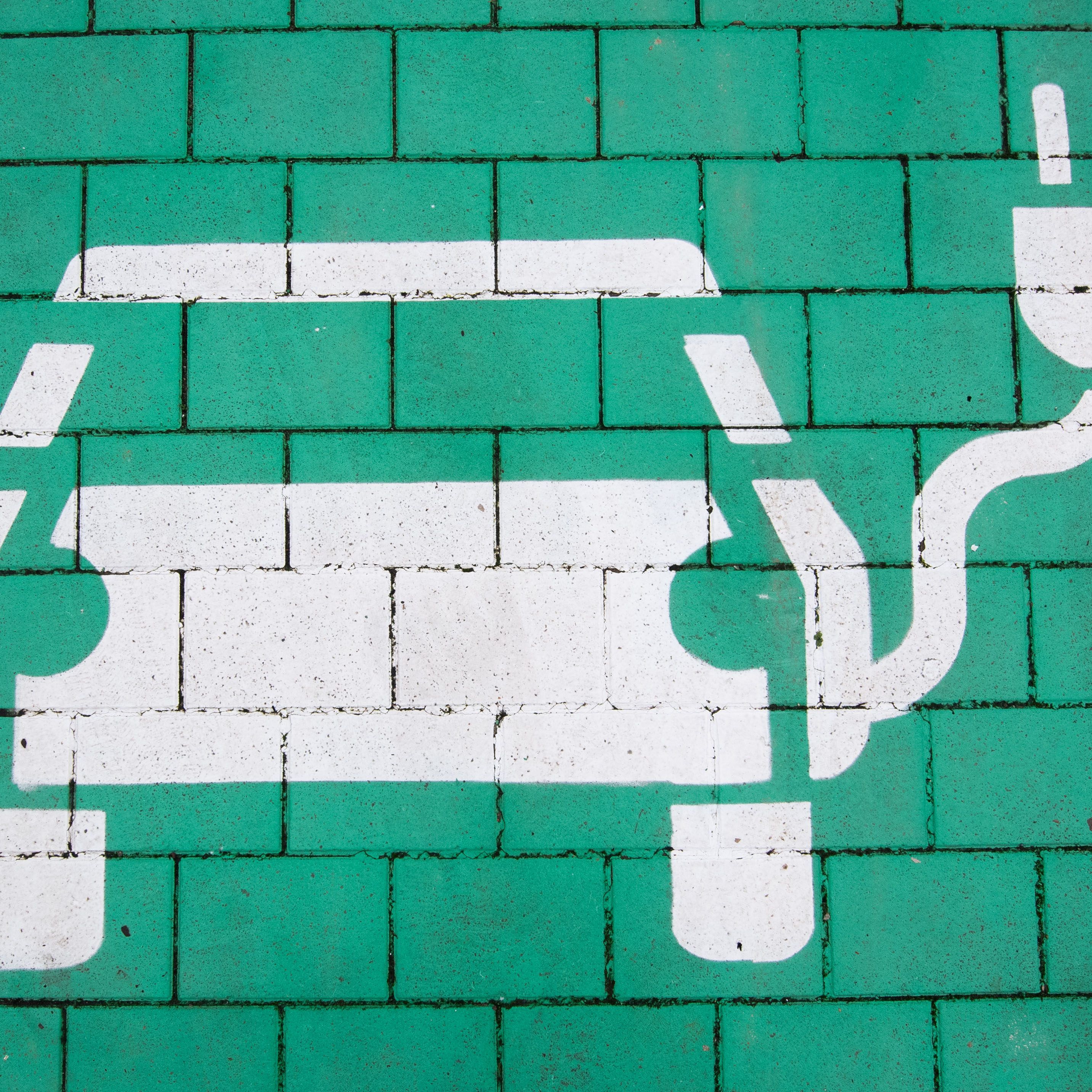 Mittelfristig ist ein Rückgang bei den Bestellungen von E-Autos zu erwarten.