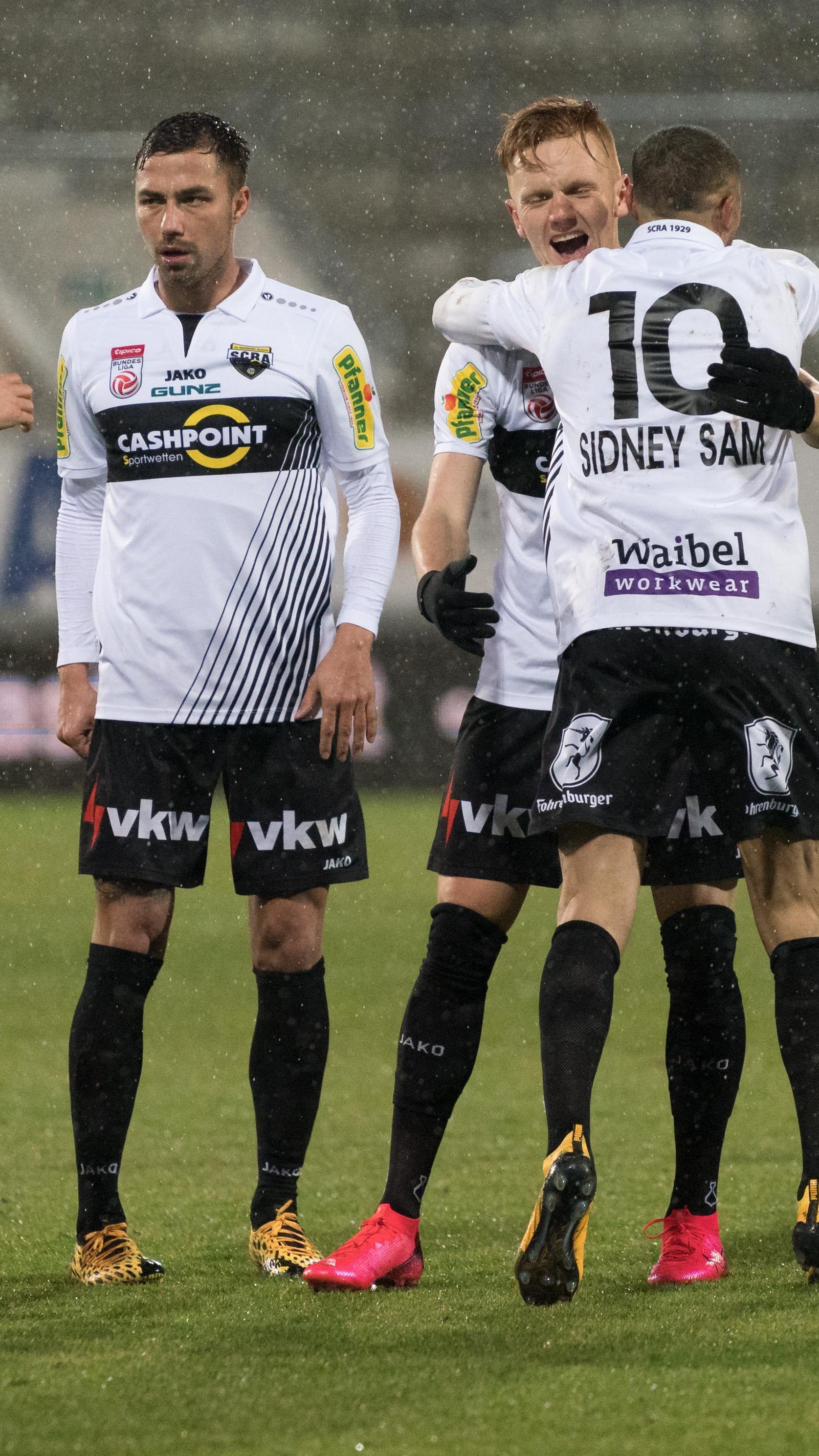 Kogler glaubt, dass die Bundesliga bald wieder starten kann.