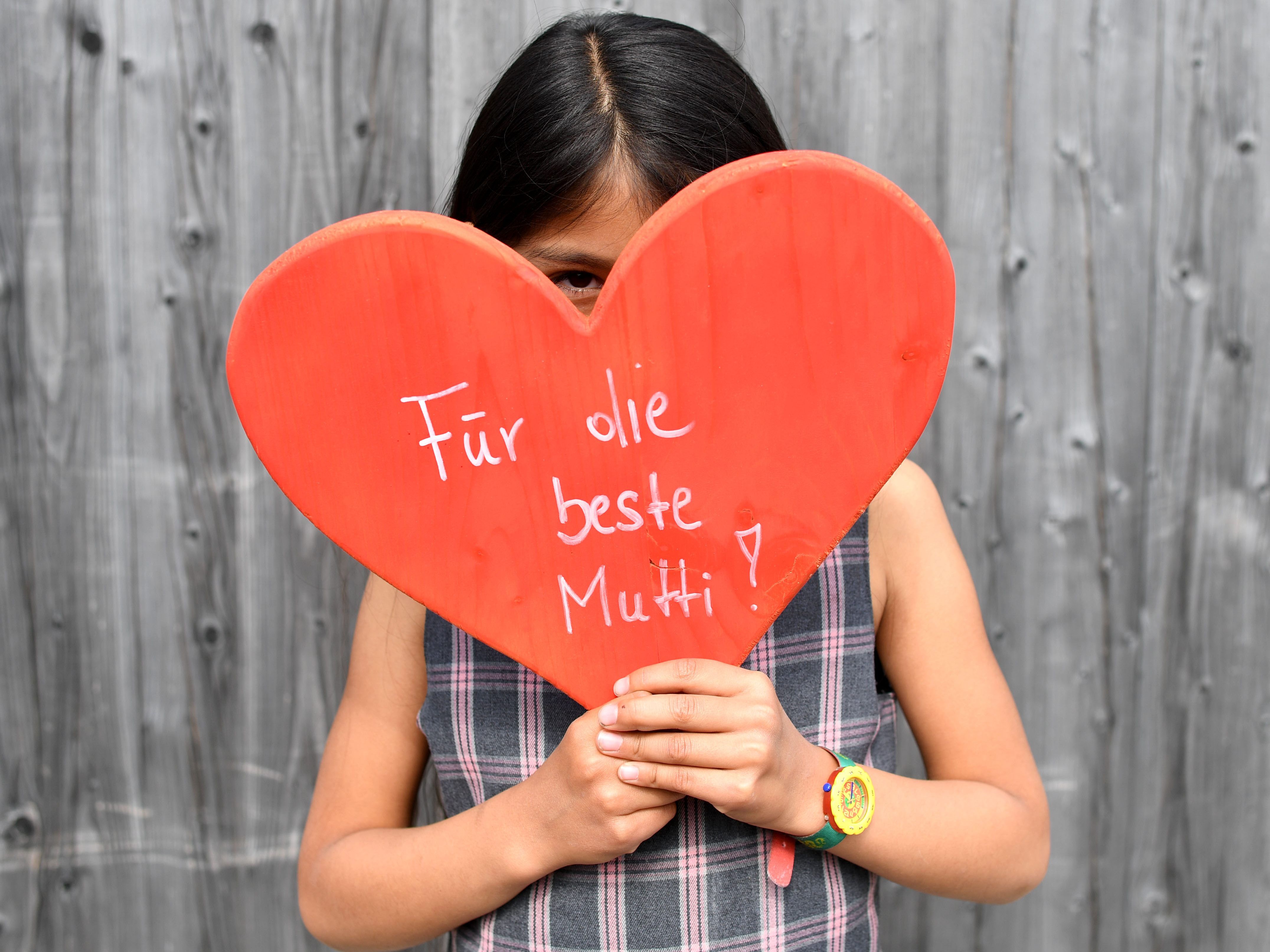 Der Muttertag ist keine Erfindung der Nazis. Der Muttertag ist keine Erfindung der Nazis.