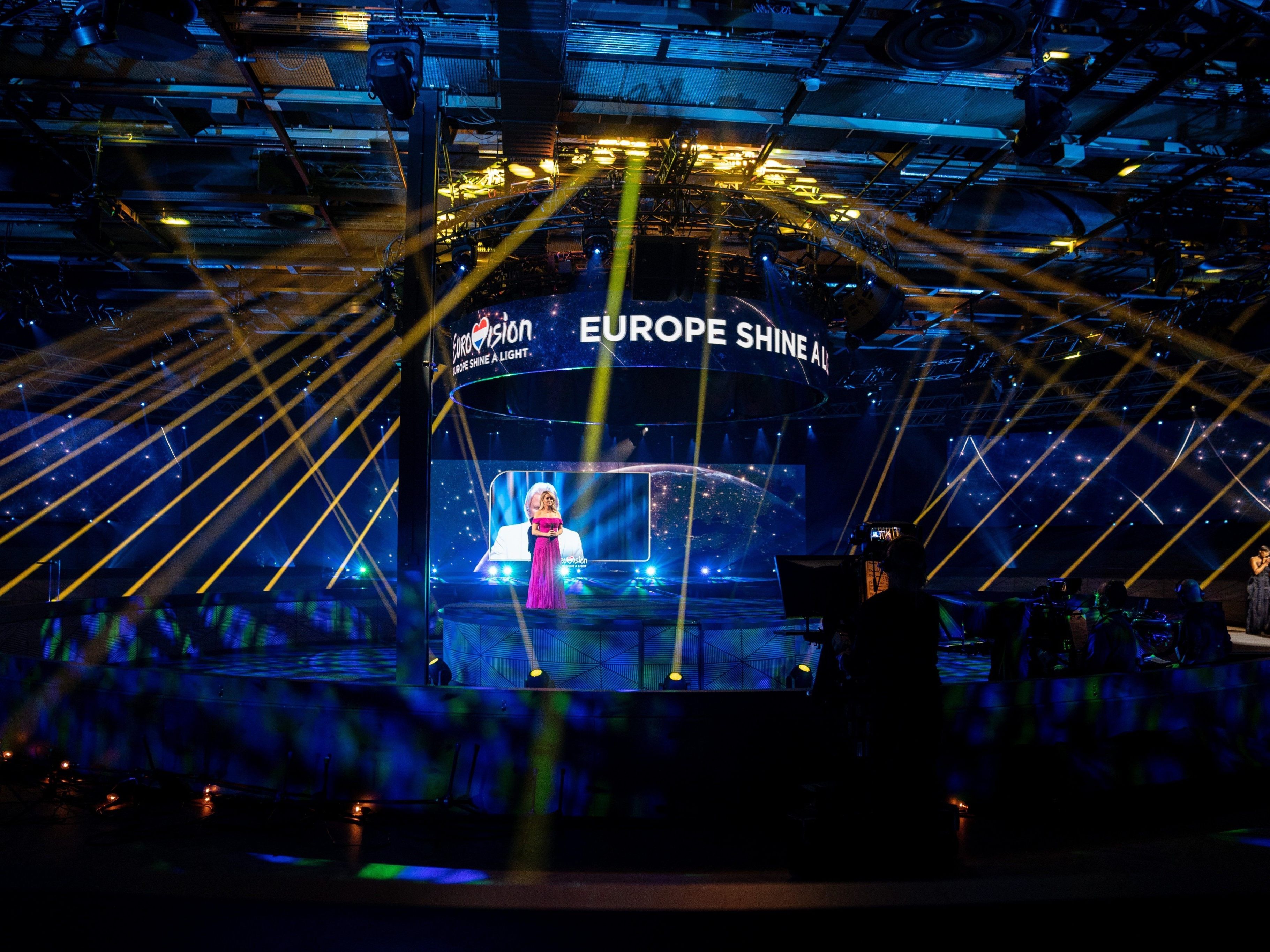 Samstagabend gab es drei Ersatzshows für das ESC-Finale. Samstagabend gab es drei Ersatzshows für das ESC-Finale.