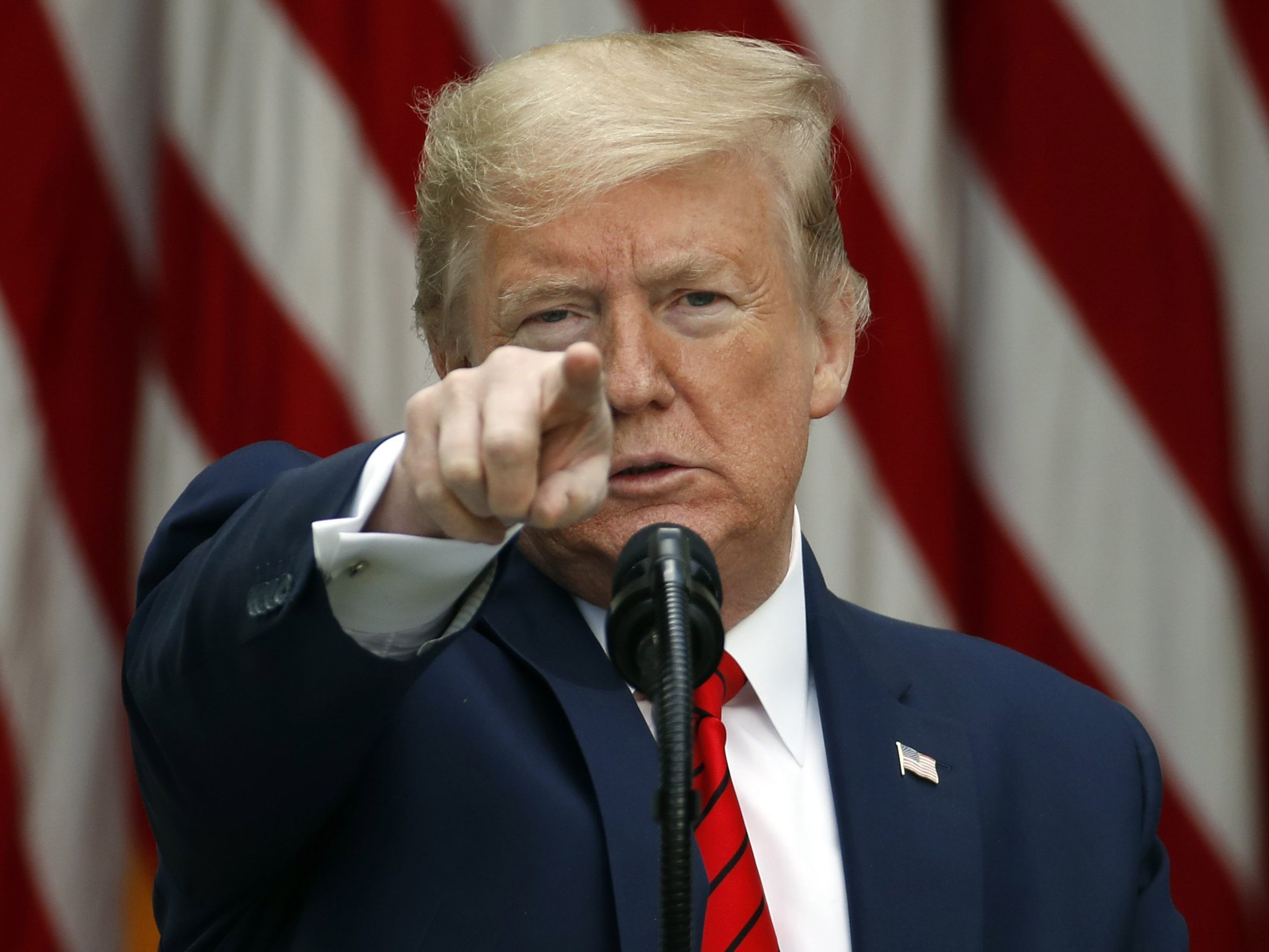 US-Präsident attackiert chinesischstämmige Journalistin. US-Präsident attackiert chinesischstämmige Journalistin.