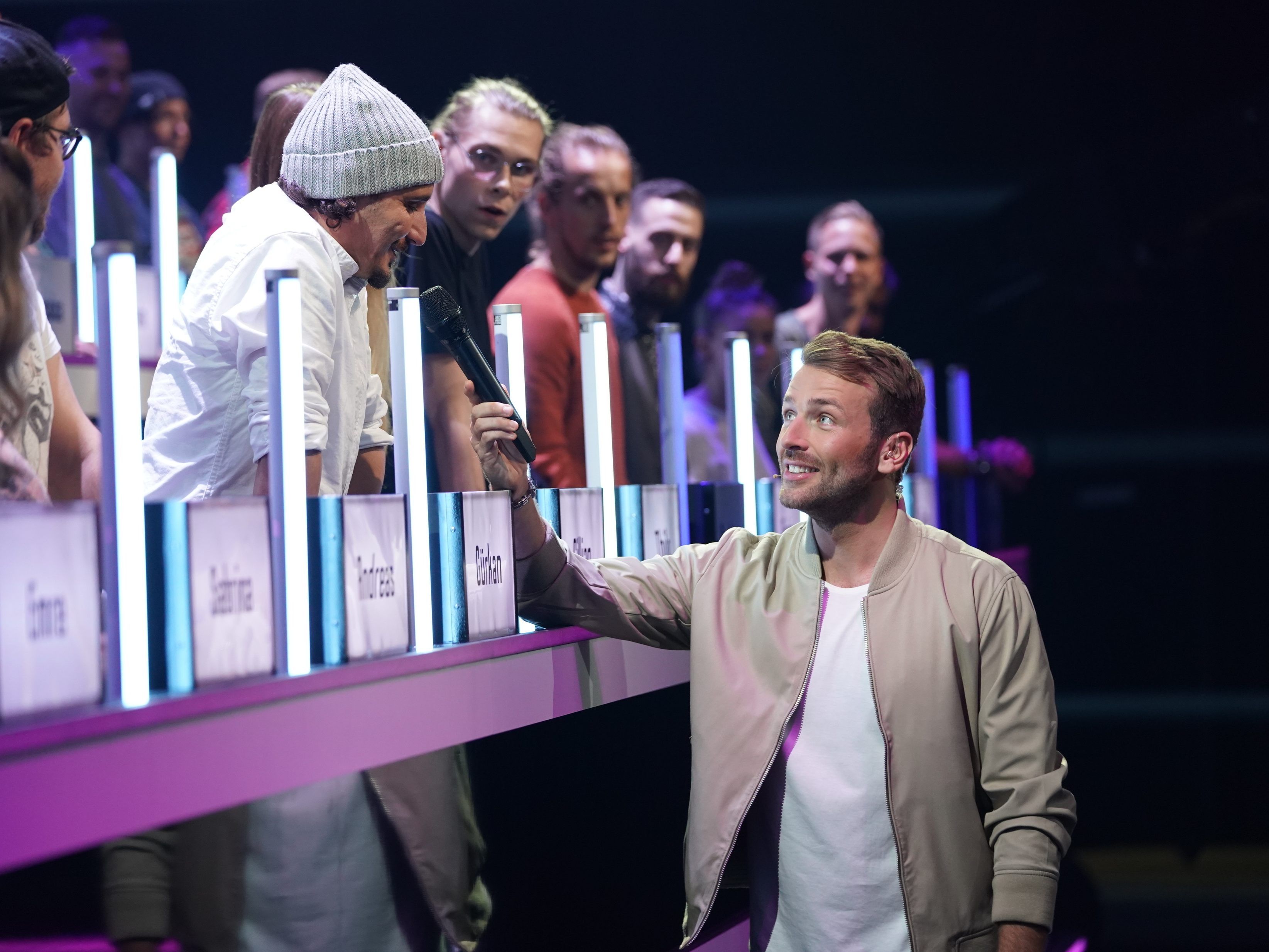 Christian Düren moderiert die Show. Christian Düren moderiert die Show.