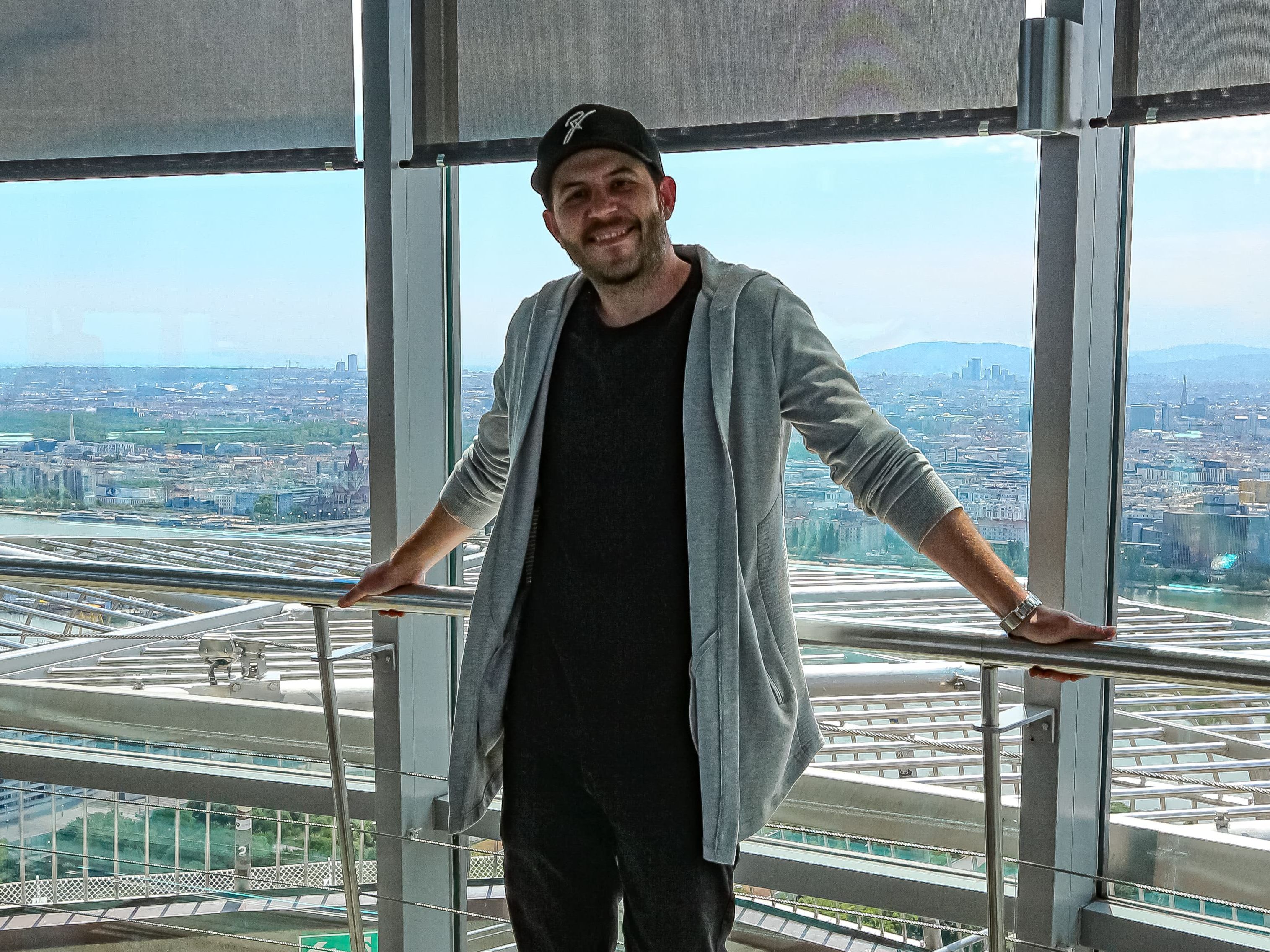 DJ Nick Le Funk will den grauen Tag zum Strahlen bringen. DJ Nick Le Funk will den grauen Tag zum Strahlen bringen.