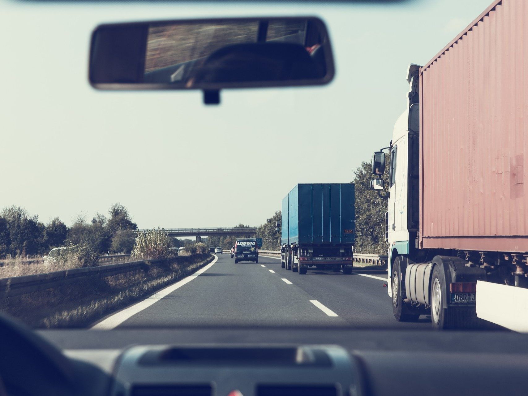 Der Verkehr in Österreich ist im April noch stärker zurückgegangen als im März.