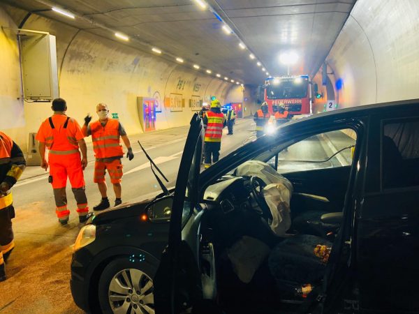 Unfall im Pfändertunnel - Mindestens eine verletzte Person