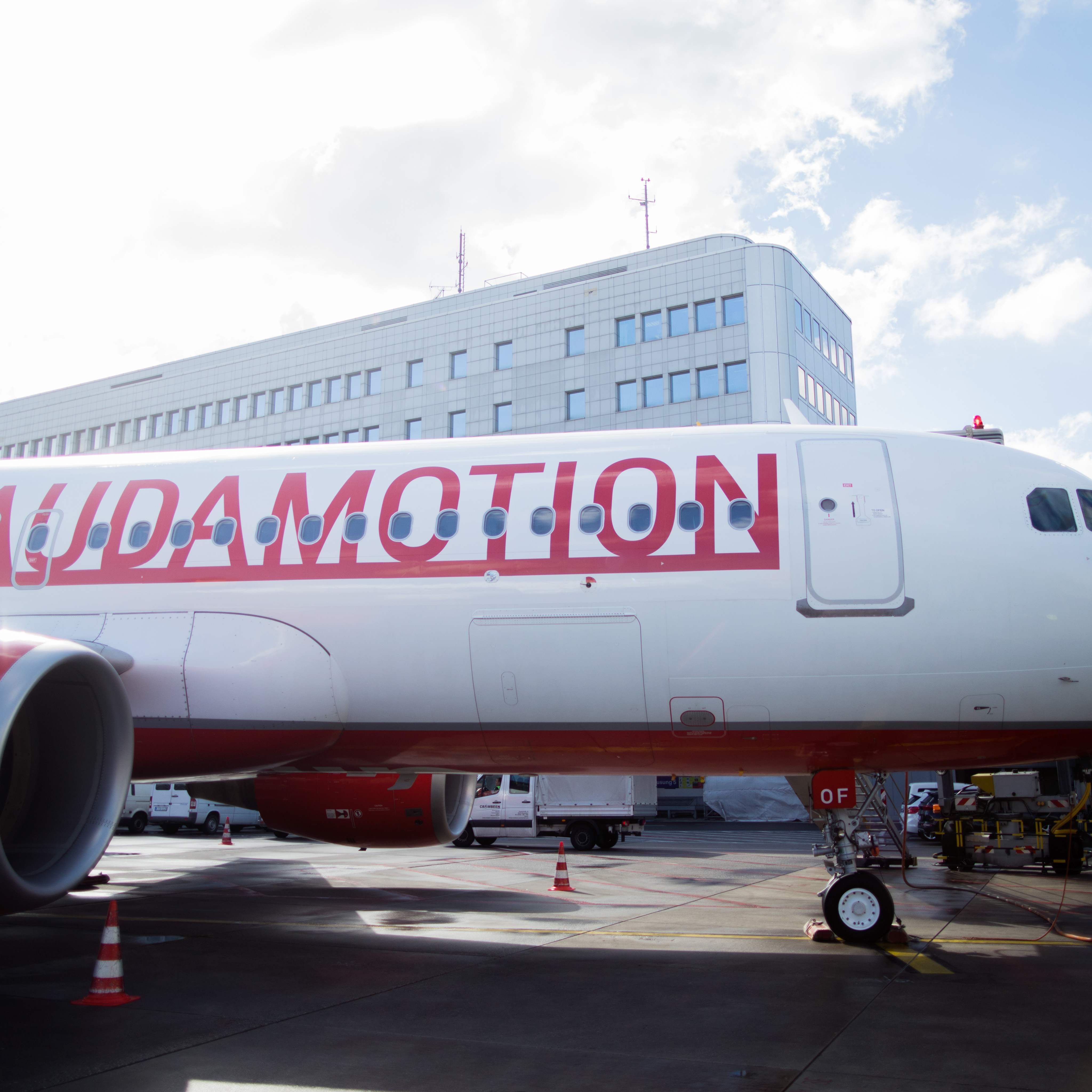 Die Geschäftsführer von Laudamotion schrieben einen offenen Brief an Finanzminister Blümel.