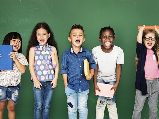 Lesen und dabei noch etwas Gutes tun – das LeseWunder der youngCaritas macht das möglich! Lesen und dabei noch etwas Gutes tun – das LeseWunder der youngCaritas macht das möglich!