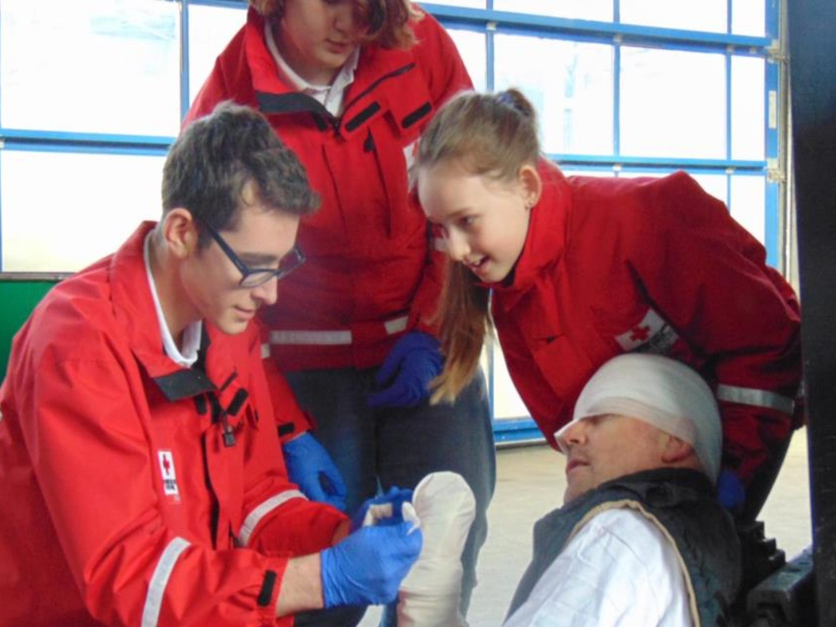 Die First-Responder kümmern sich bis zum Eintreffen des Rettungsdienstes um die Verletzten