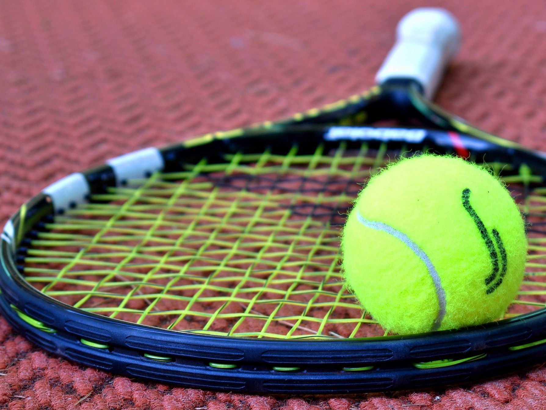 Tennis im Freien ist wieder erlaubt, duschen muss man aber zu Hause. Tennis im Freien ist wieder erlaubt, duschen muss man aber zu Hause.