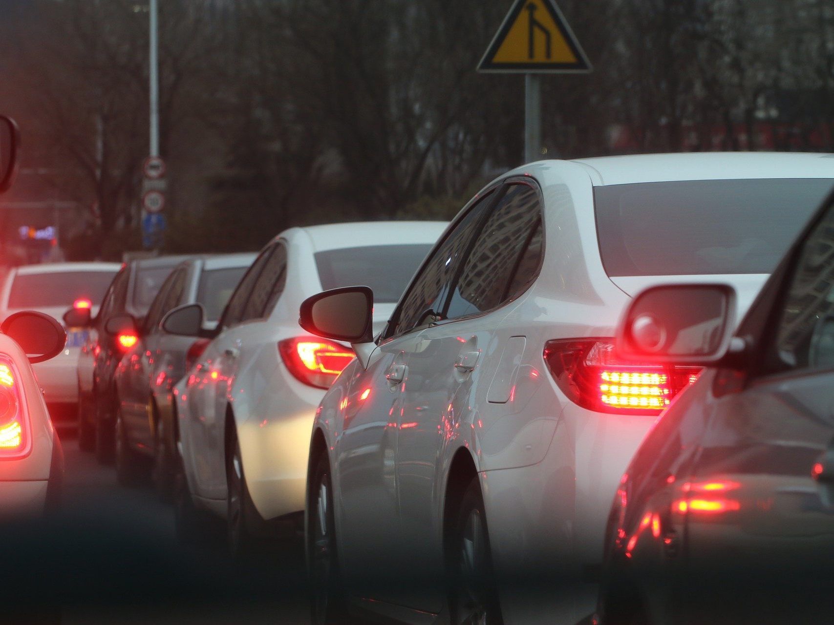 Ausgehend von einem defektem Lkw bildete sich Stau auf der A23 Ausgehend von einem defektem Lkw bildete sich Stau auf der A23