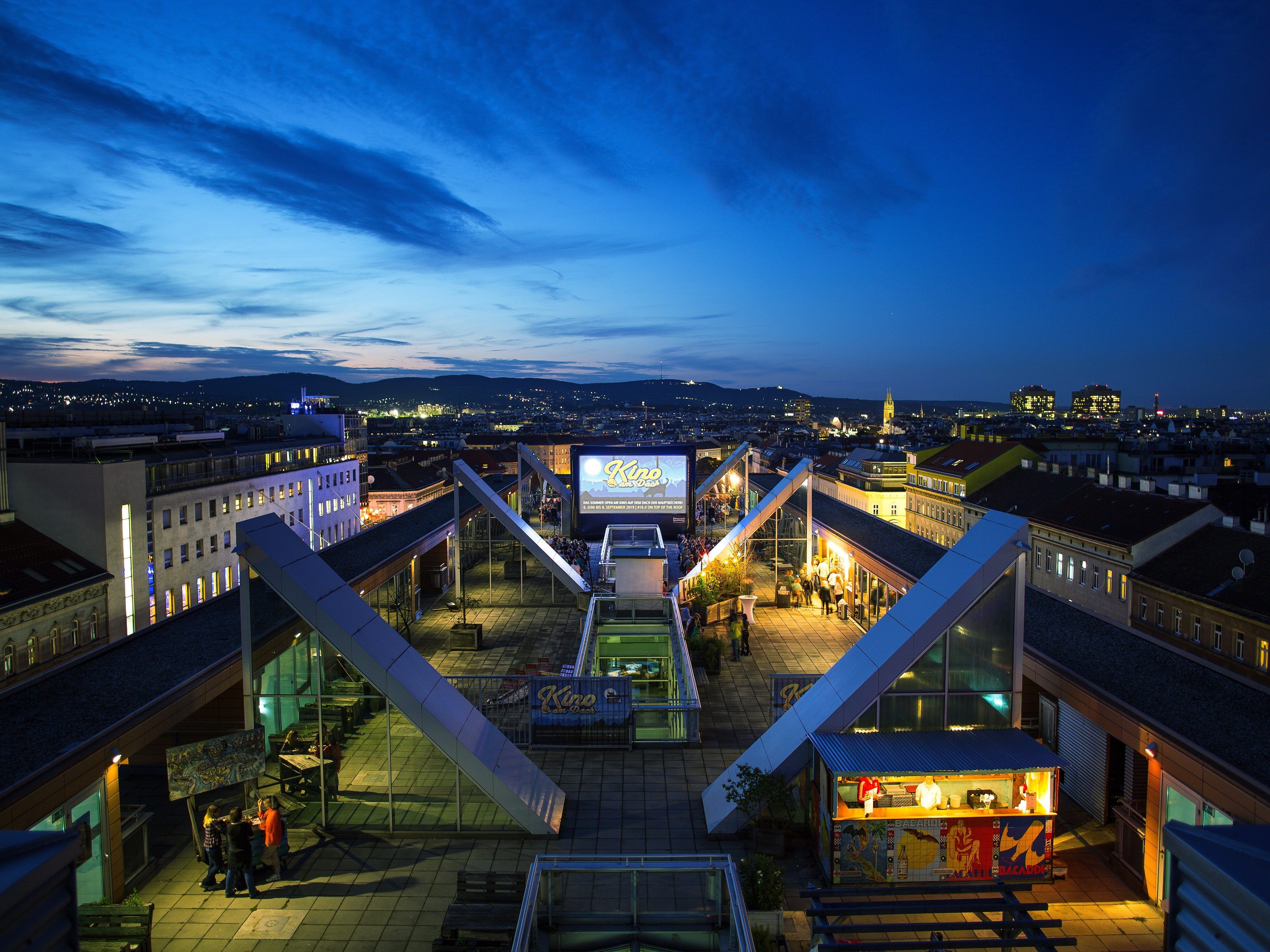 Am 18. Juni startet das KINO AM DACH in das 17. Jahr. Am 18. Juni startet das KINO AM DACH in das 17. Jahr.