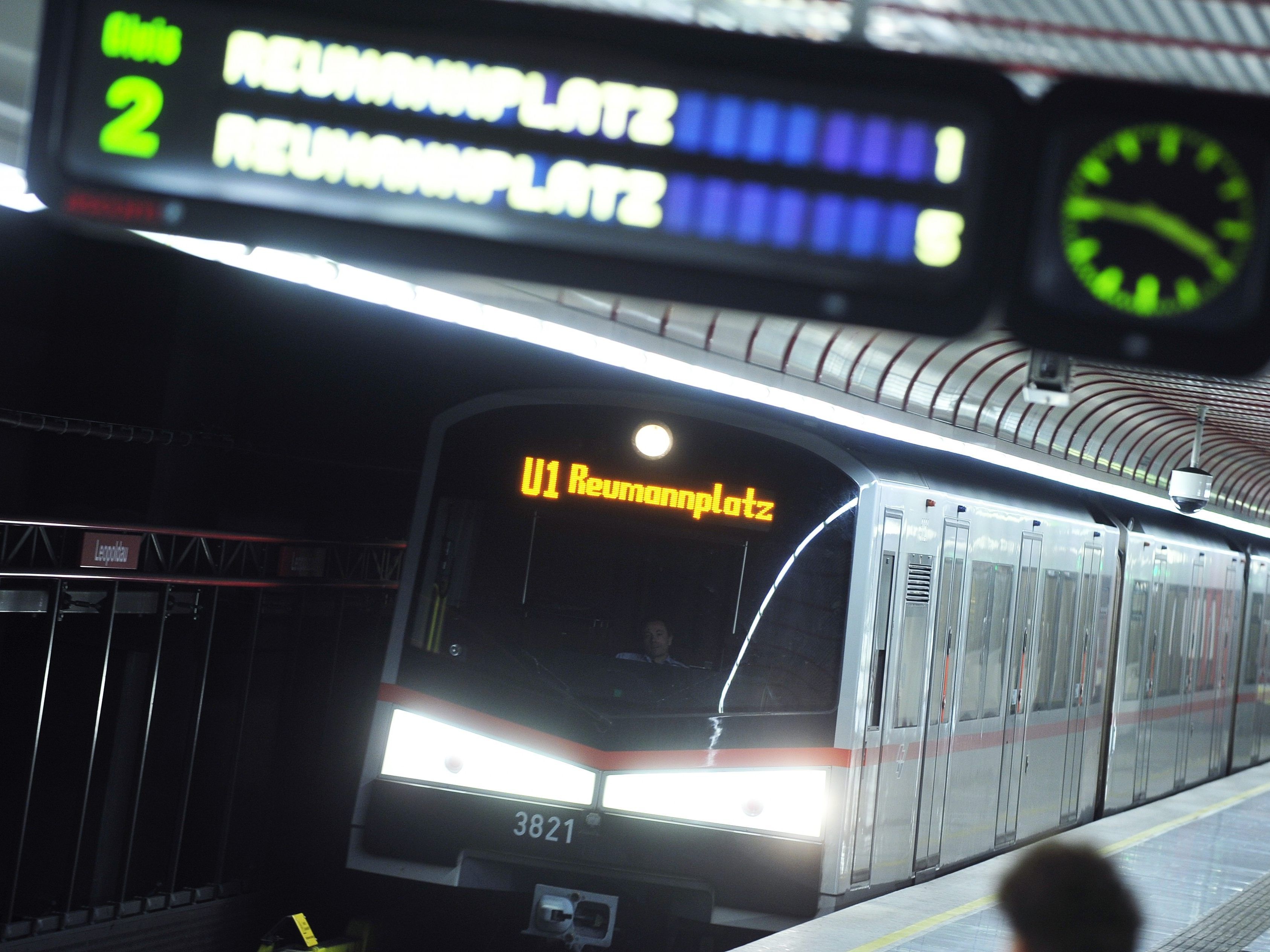 Die U-Bahnlinie U1 war wegen eines Minenfunds kurzfristig unterbrochen.