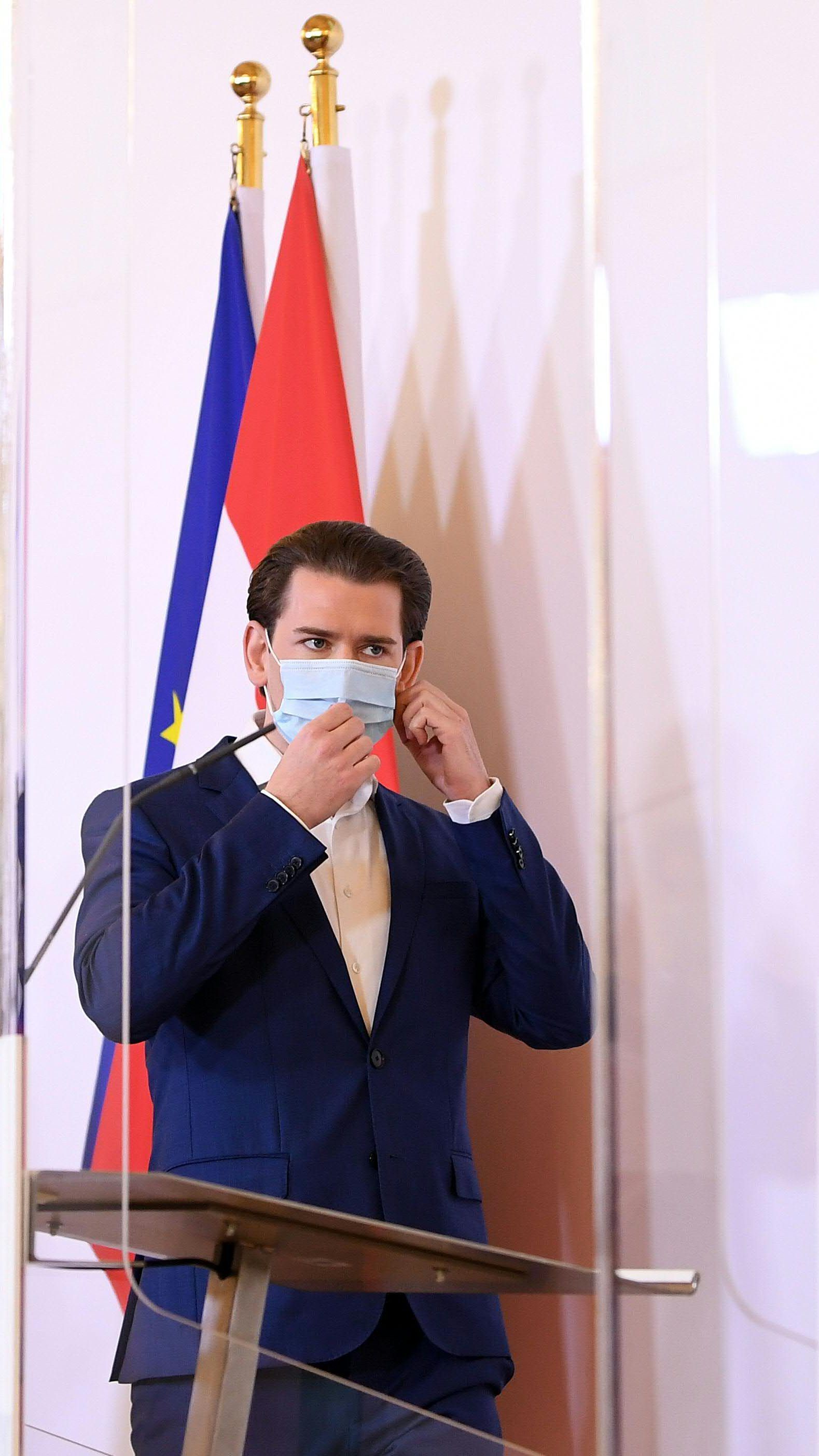 LIVE: Die Regierung informiert über das AUA-Rettungspaket.