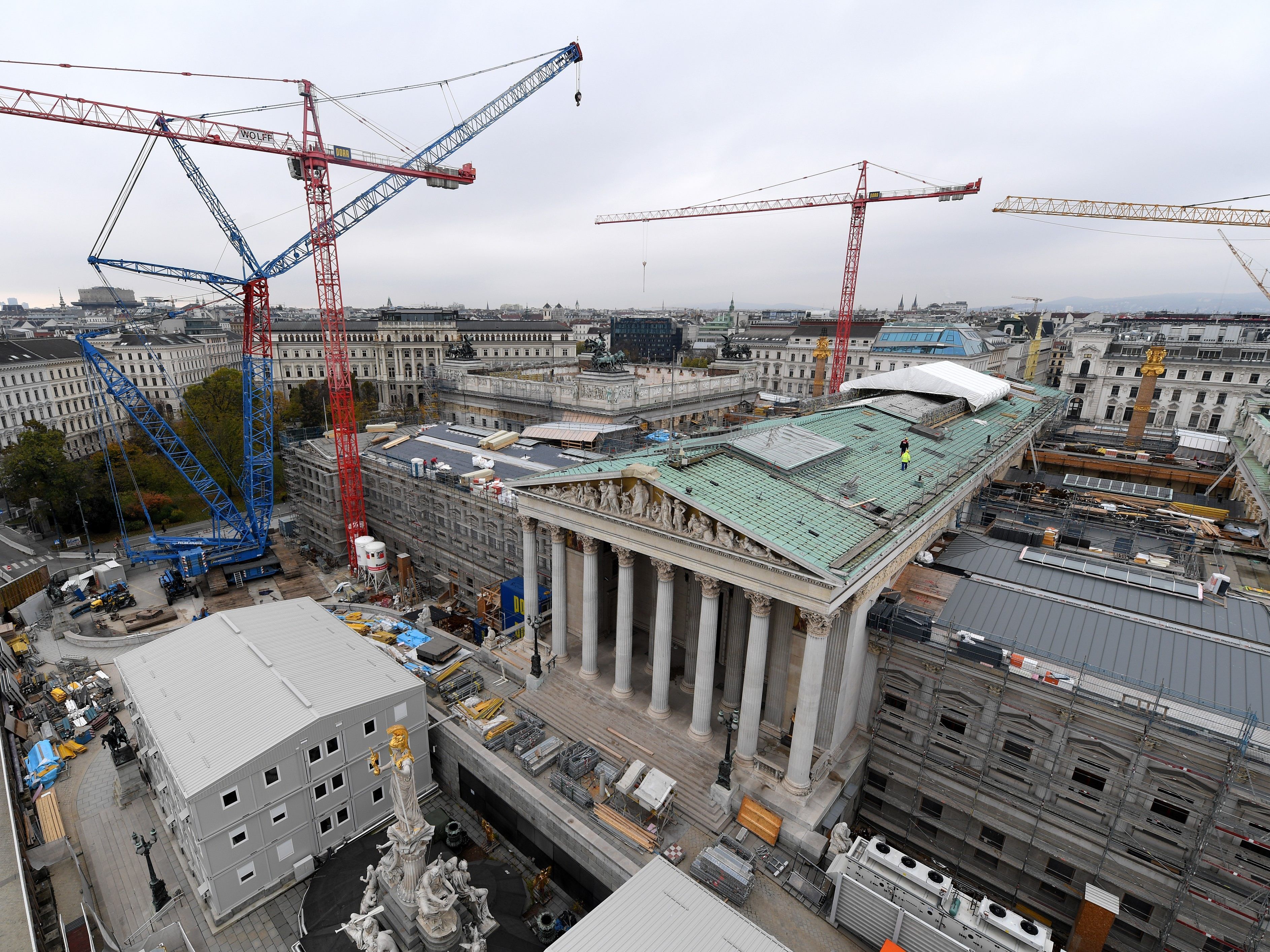 Die Baustelle im Parlament kann ab sofort virtuell erkundet werden. Die Baustelle im Parlament kann ab sofort virtuell erkundet werden.