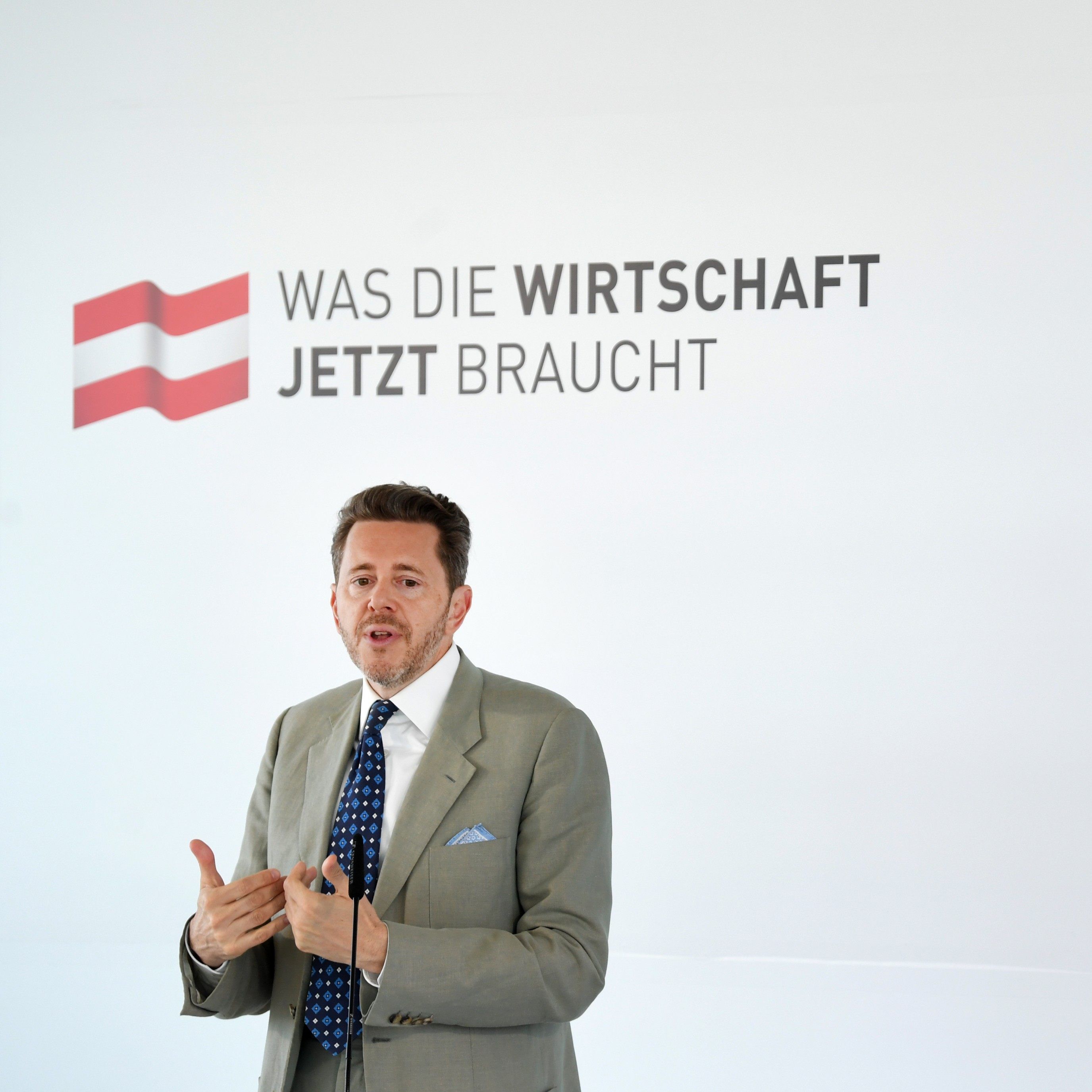 Mahrer sei bereit, über das Kurzarbeitsmodell zu verhandeln.