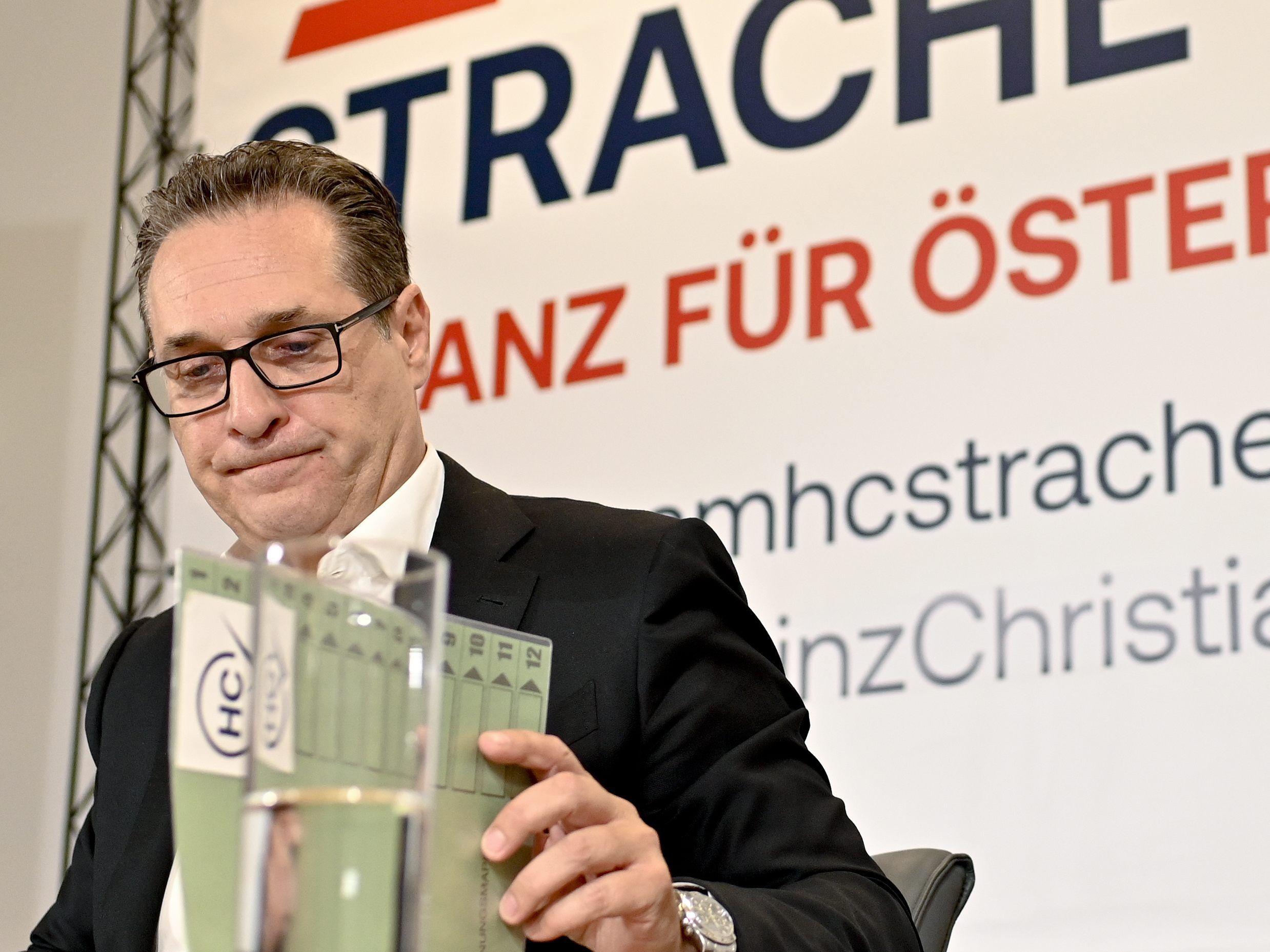 Laut Gutachter stamme die Widmung zu 99,99 Prozent von Heinz-Christian Strache.