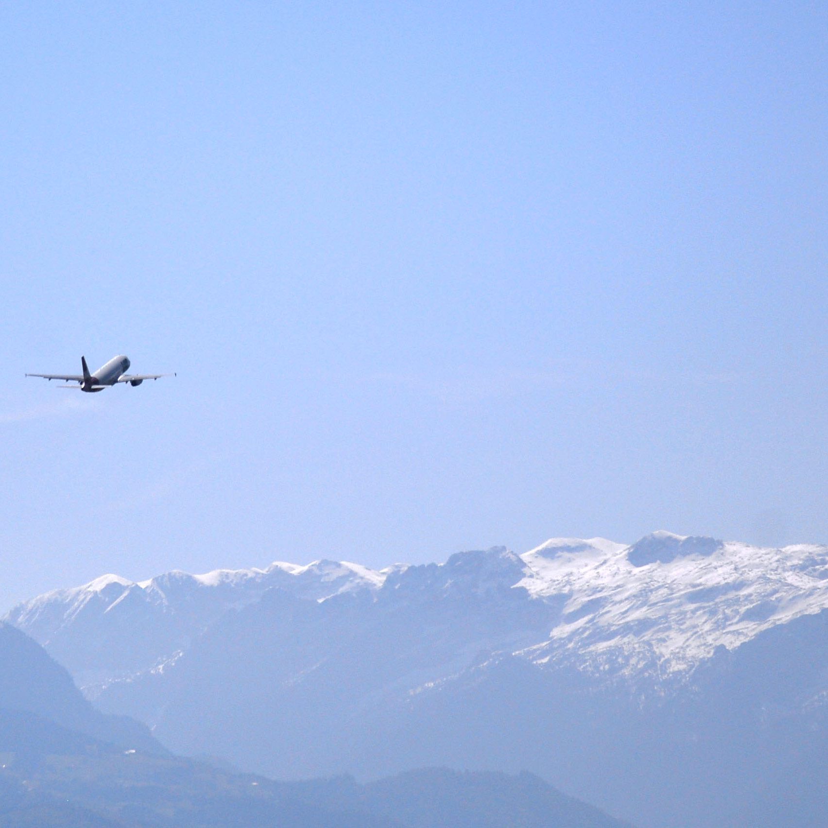 Kritik am Aus der Inlandsflugstrecke Wien-Salzburg durch die AUA-Rettung kommt vor allem aus Salzburg.