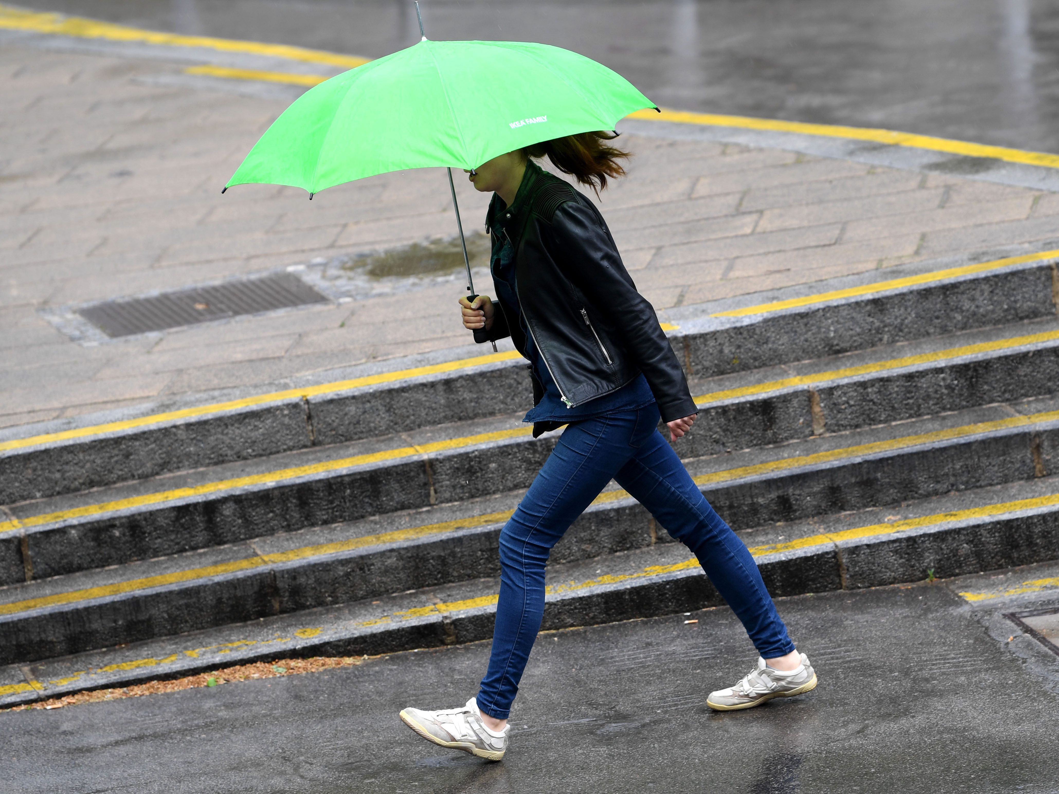 Das Wetter am Wochenende bleibt unbeständig. Das Wetter am Wochenende bleibt unbeständig.