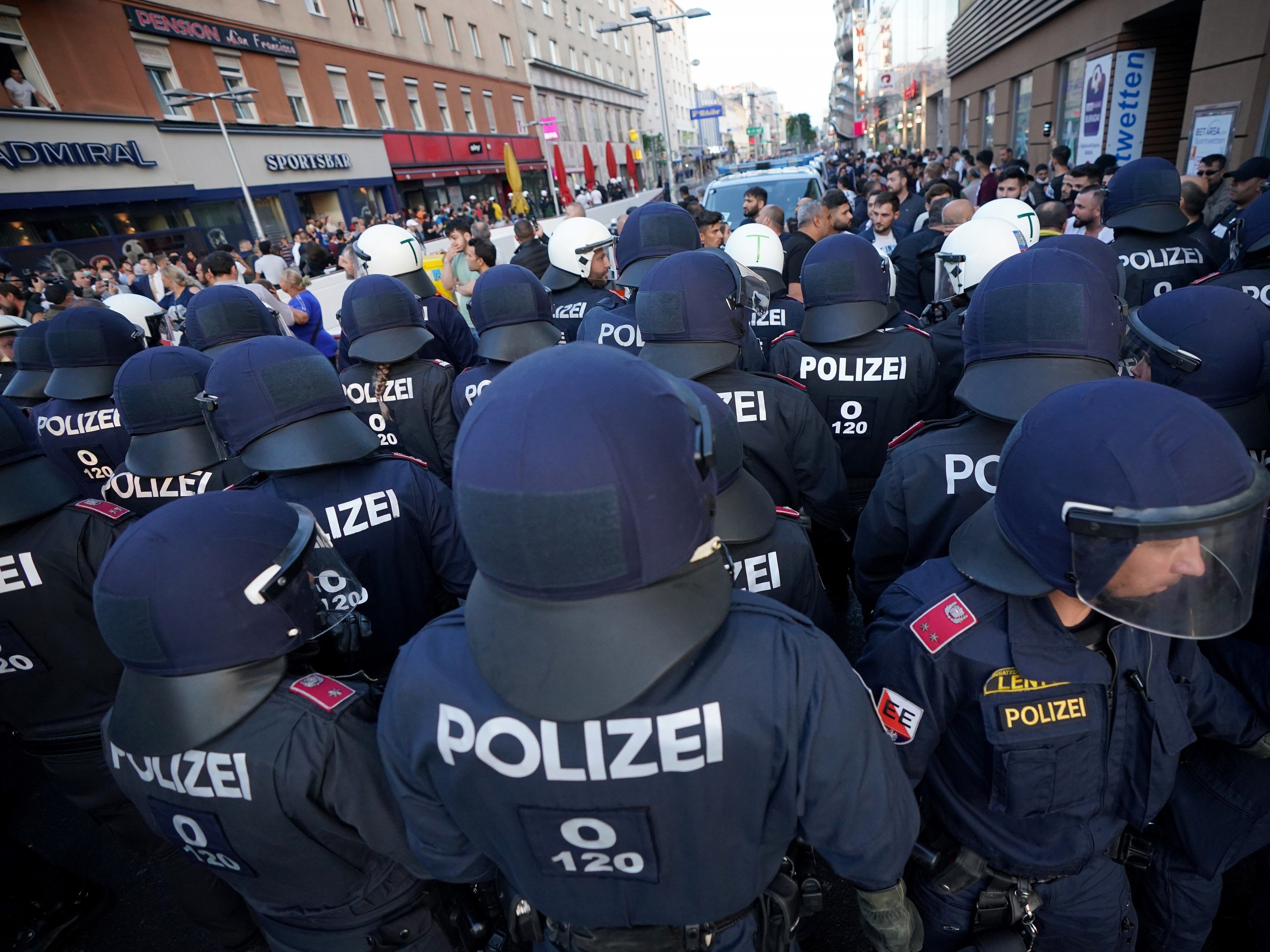 Die Polizei ist in Favoriten nun stärker präsent. Die Polizei ist in Favoriten nun stärker präsent.