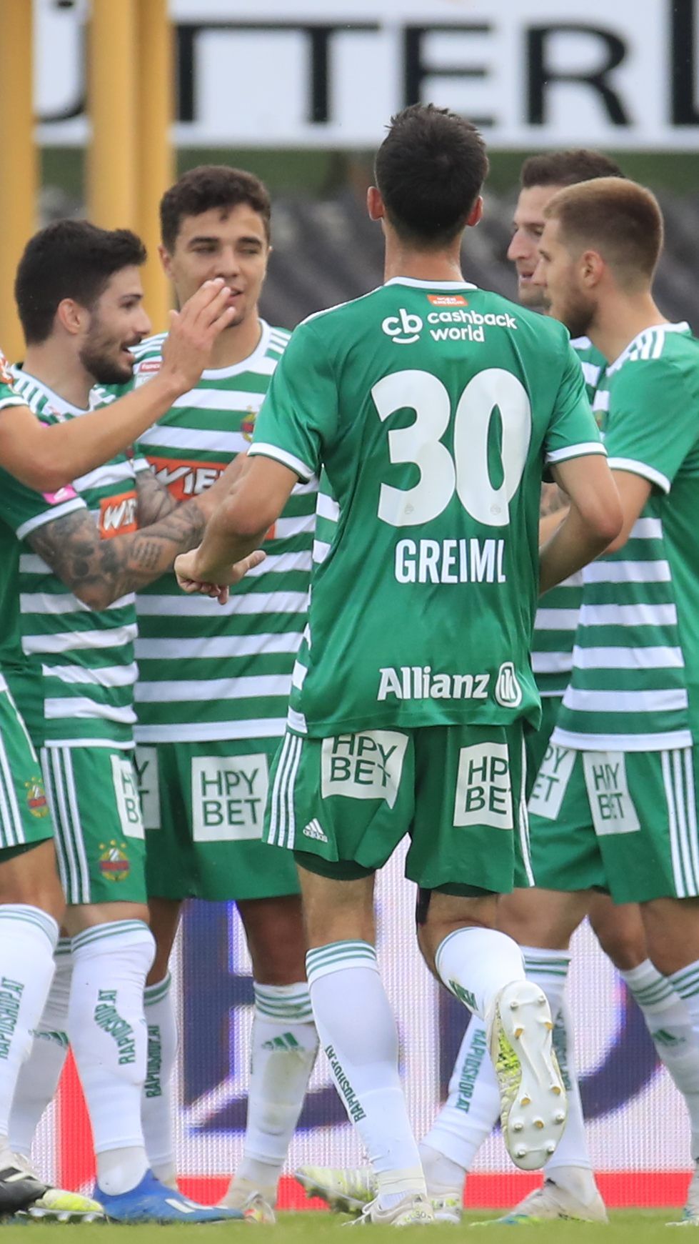 Rapid Wien jubelte heute in Hartberg über den vierten Sieg in Folge.