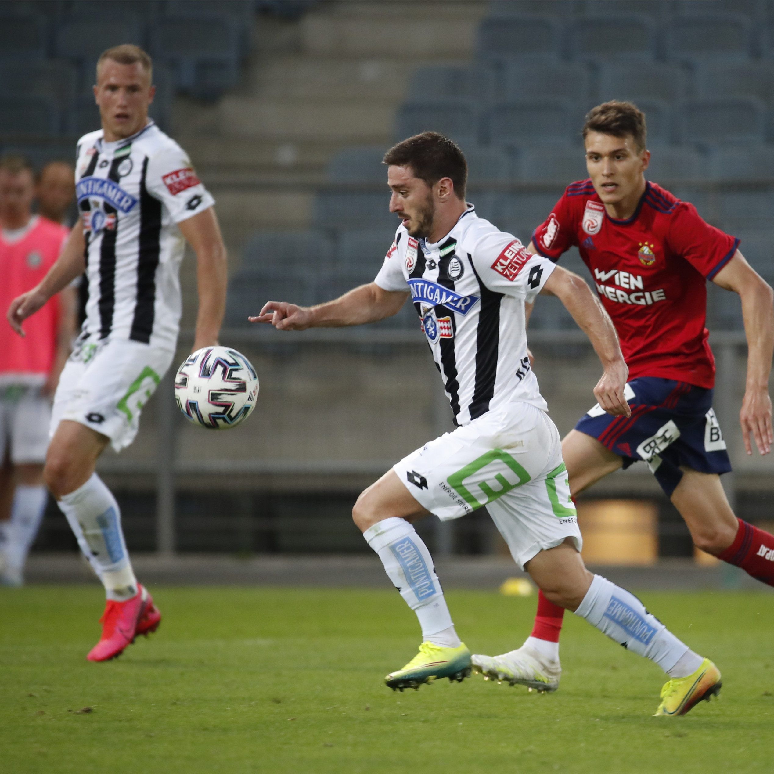 Nach zwei Toren Rückstand schaffte Rapid noch die Wende.