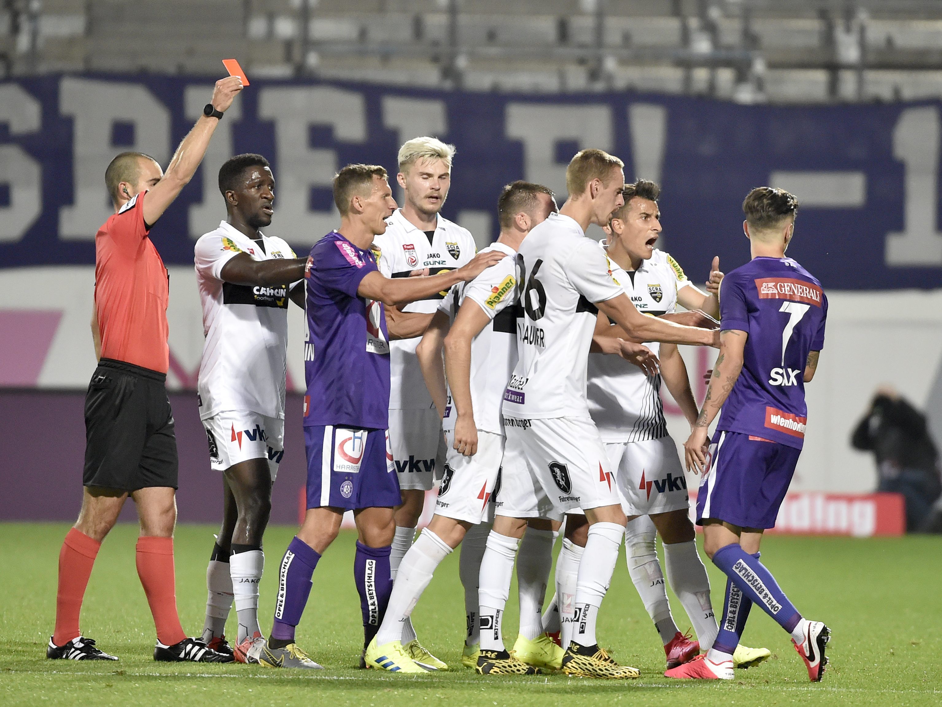 SCR Altach besiehte Austria Wien mit 2:0. SCR Altach besiehte Austria Wien mit 2:0.