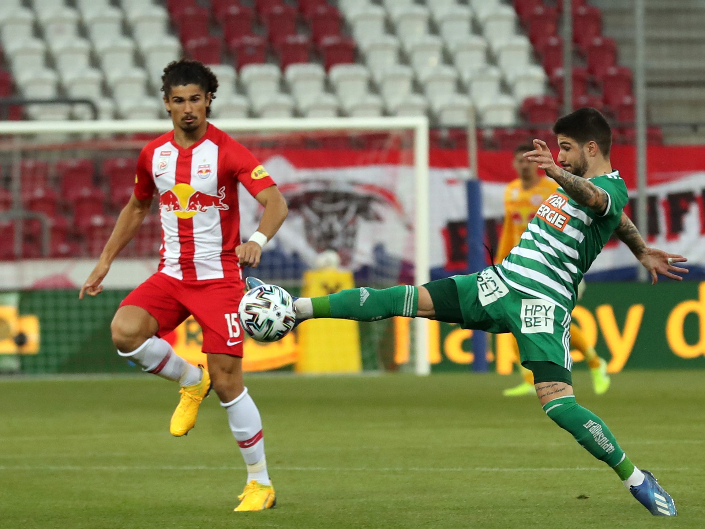 Red Bull Salzburg setzte sich gegen Rapid Wien zum Bundesliga-Auftakt mit 2:0 durch. Red Bull Salzburg setzte sich gegen Rapid Wien zum Bundesliga-Auftakt mit 2:0 durch.