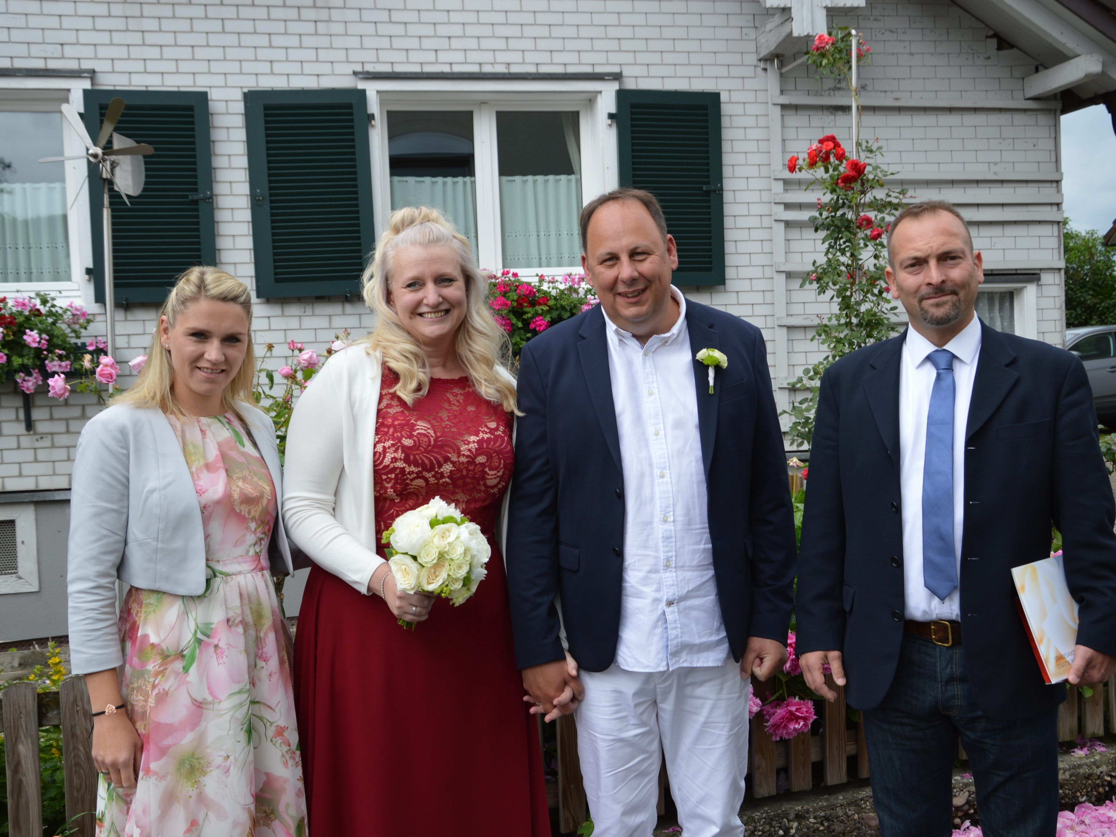 Nicole Beckmann und Gerhard Berkmann haben geheiratet. Nicole Beckmann und Gerhard Berkmann haben geheiratet.