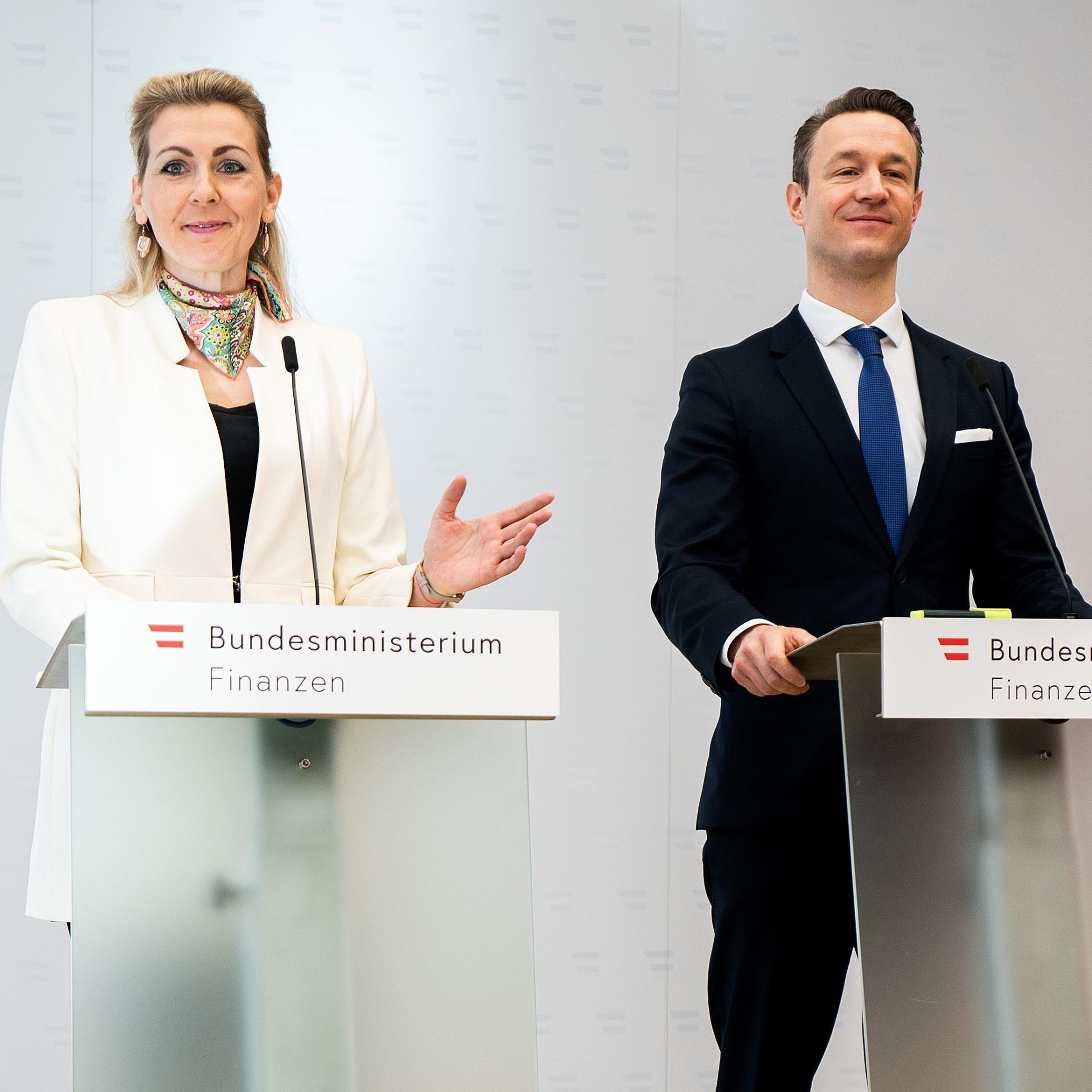 Arbeitsministerin Christine Aschbacher und Finanzminister Gernot Blümel