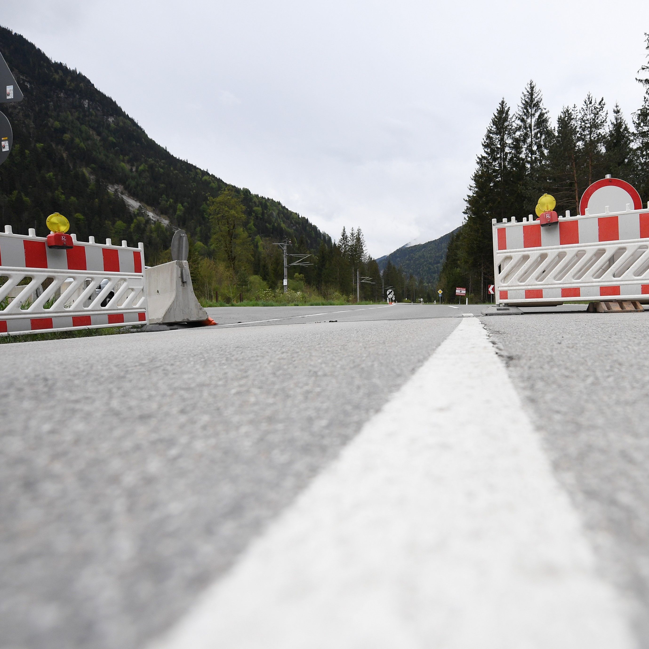 Offene Grenzen nach Österreich, aber teils gesperrte Grenzen unserer Nachbarländer