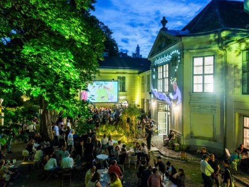 24 Filmabende von 5. Juli bis 25. August warten im Garten des Volkskundemuseum Wien