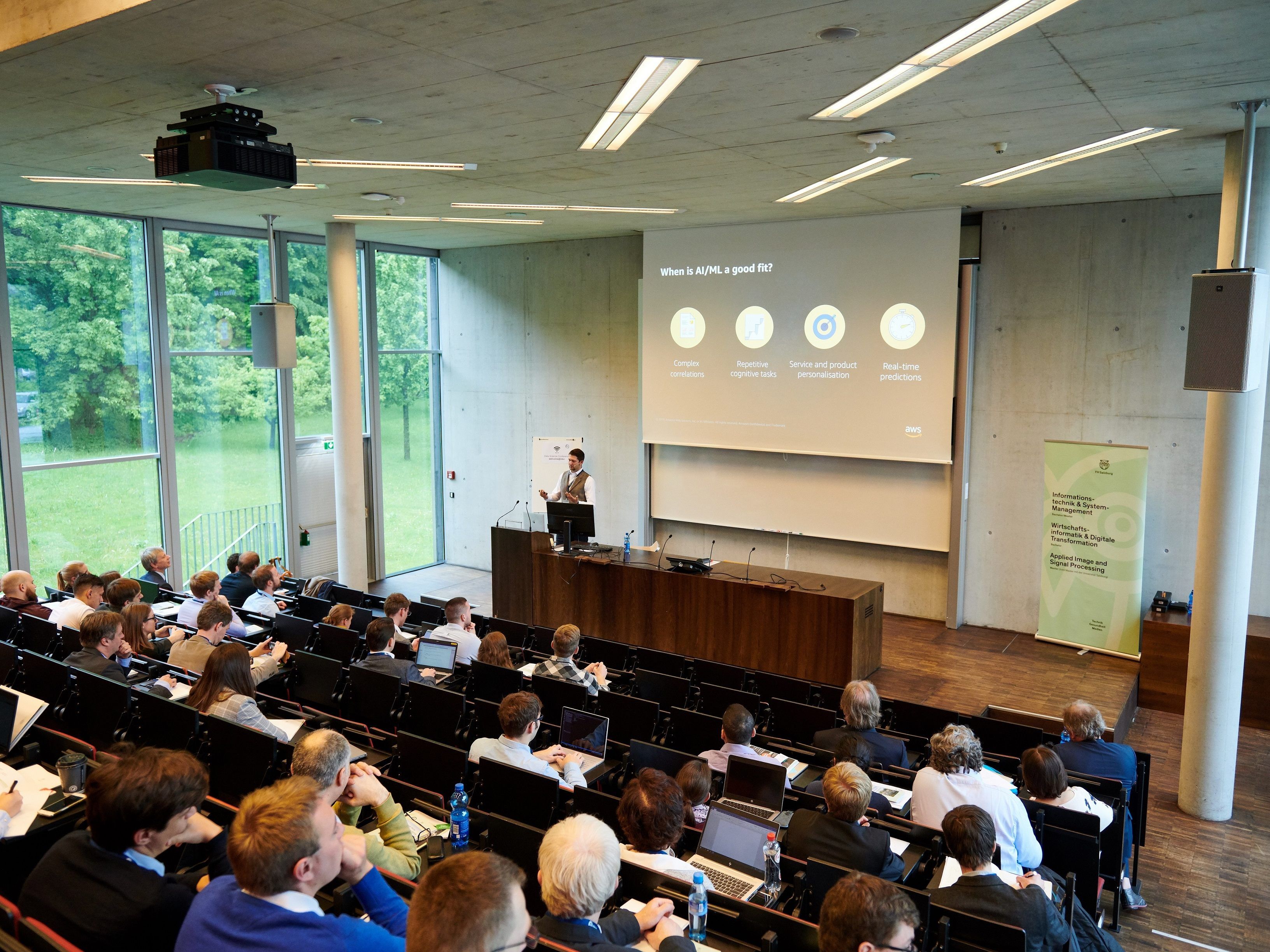 Im letzten Jahr konnte die Internationale Data Science Konferenz noch an der Fachhochschule Salzburg stattfinden. Heuer tauschten sich die 150 ExpertInnen aus Industrie und Wissenschaft in drei virtuellen Konferenzräumen aus. Im letzten Jahr konnte die Internationale Data Science Konferenz noch an der Fachhochschule Salzburg stattfinden. Heuer tauschten sich die 150 ExpertInnen aus Industrie und Wissenschaft in drei virtuellen Konferenzräumen aus.