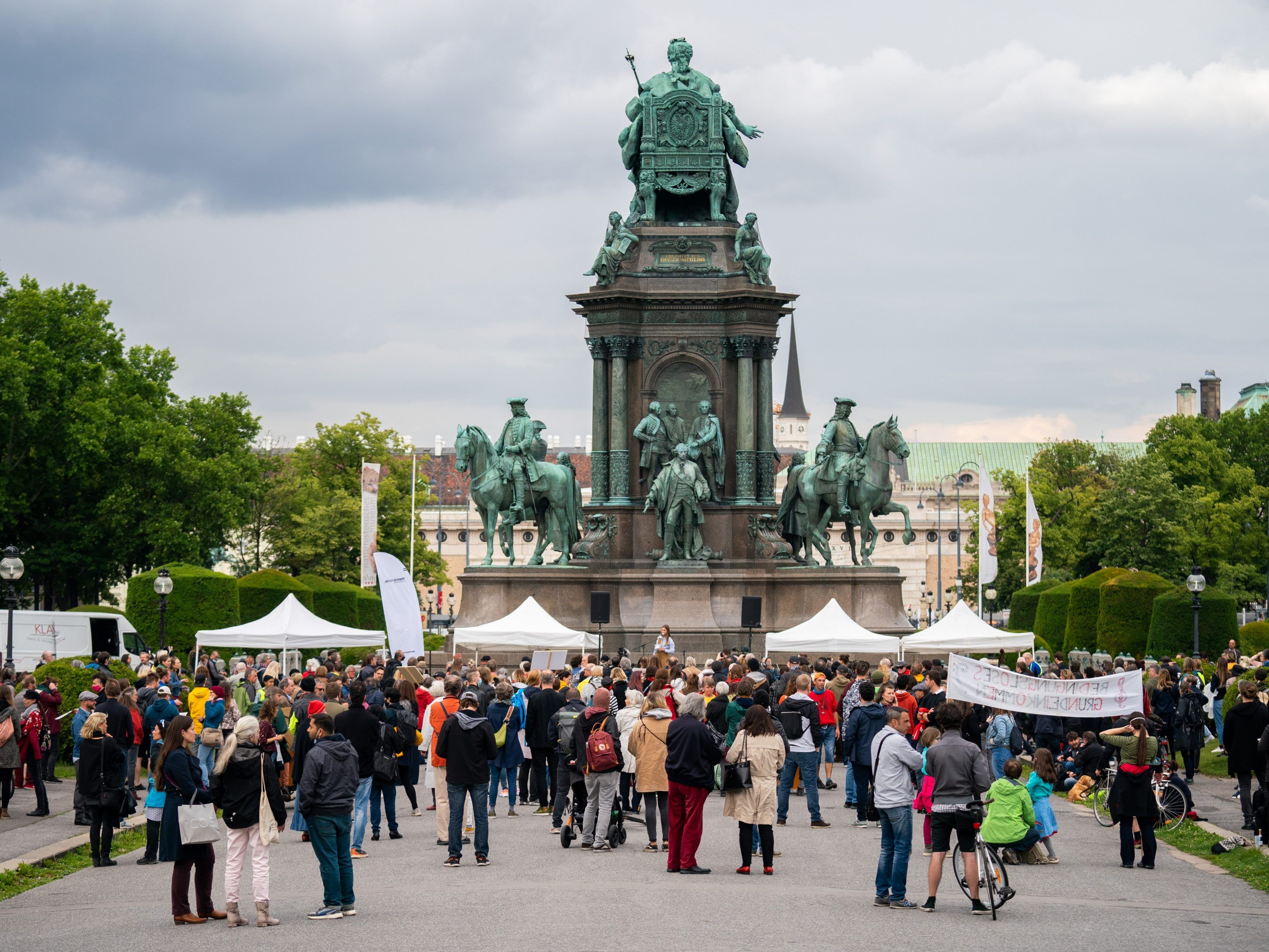 Bei den letzten Demos war von dieser Skepsis wenig zu spüren.