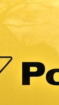 Ab Juli sollen die Post-Mitarbeiter mehr Gehalt bekommen.