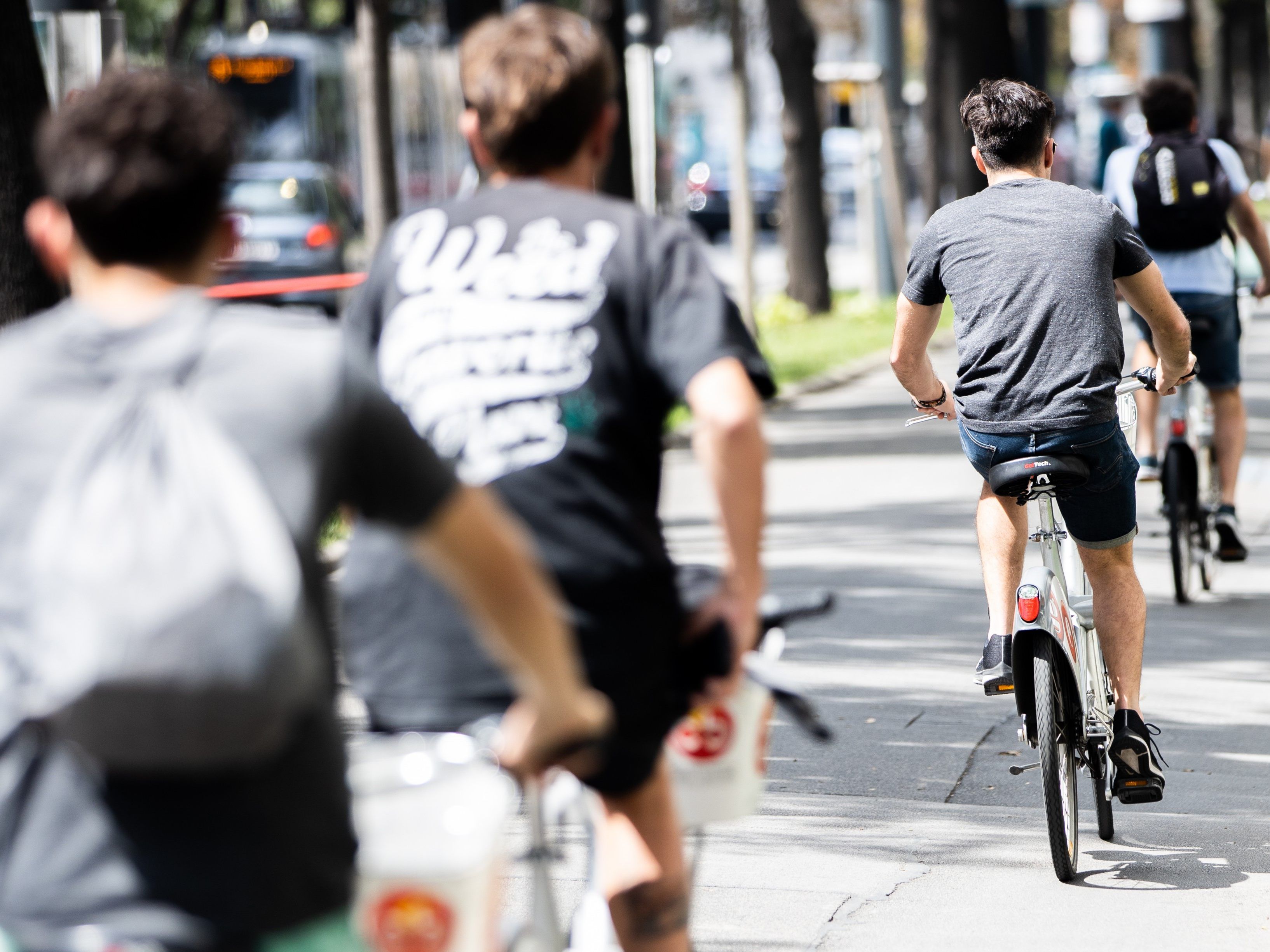In der Hörlgasse entstand der dritte Pop-Up-Radweg Wiens. In der Hörlgasse entstand der dritte Pop-Up-Radweg Wiens.