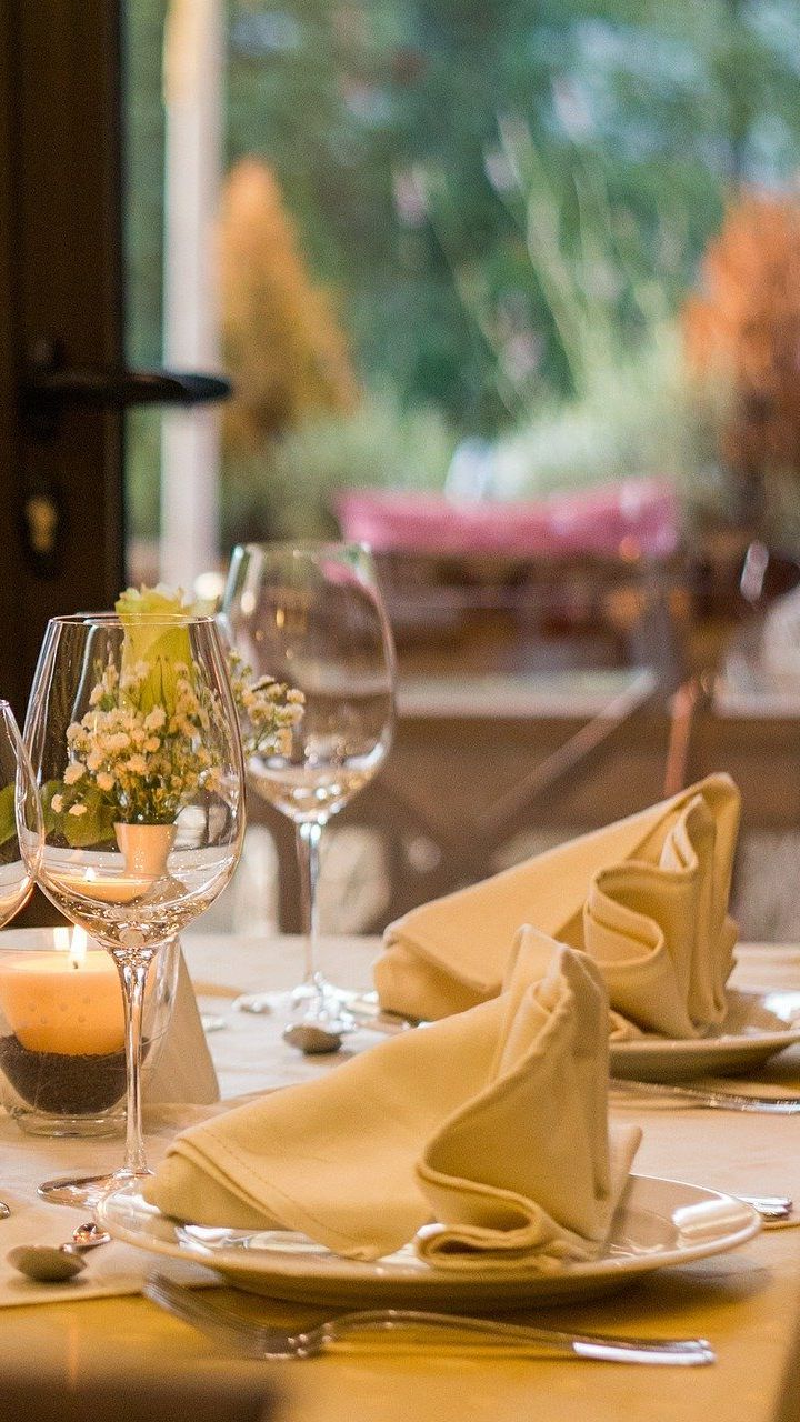 Durch die Schließung der Gastronomie entging dem Weinhandel während der Corona-Zeit ein großer Teil des Geschäfts.