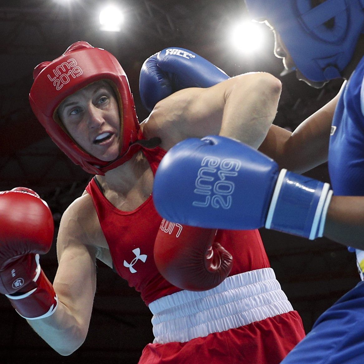 Boxerin Virgina Fuchs (links).