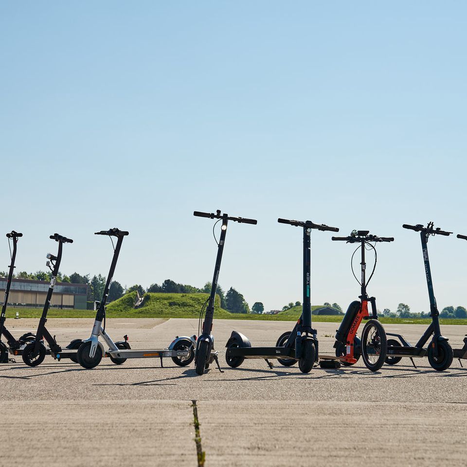 Der ÖAMTC testete 9 E-Scooter.