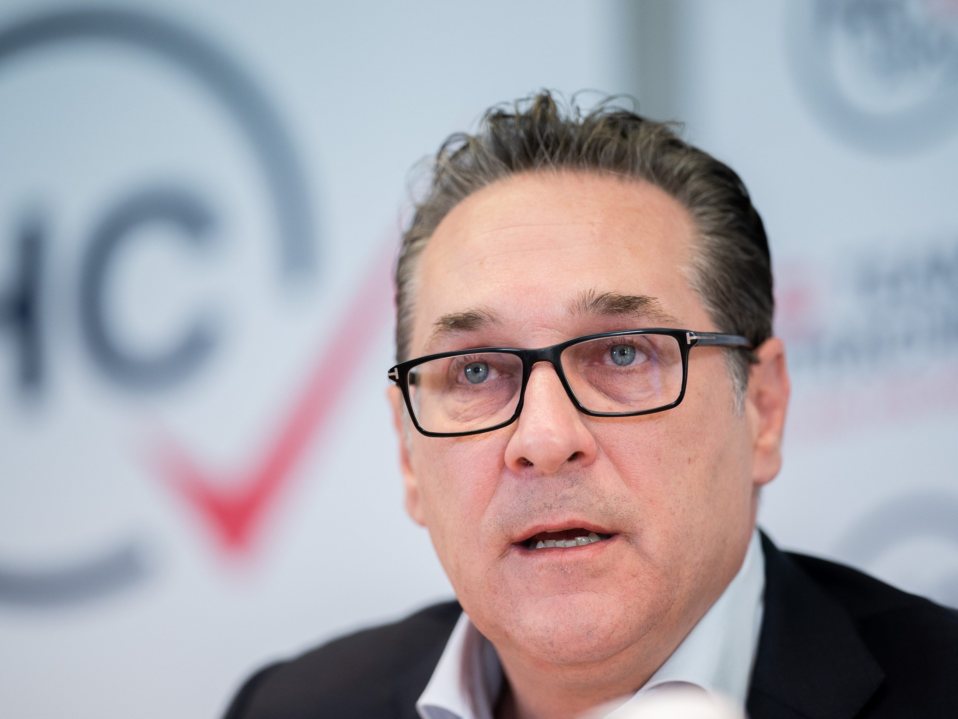 Team HC-Generalsekretär Höbart: "Straches Lebensmittelpunkt war und ist Wien". Team HC-Generalsekretär Höbart: "Straches Lebensmittelpunkt war und ist Wien".
