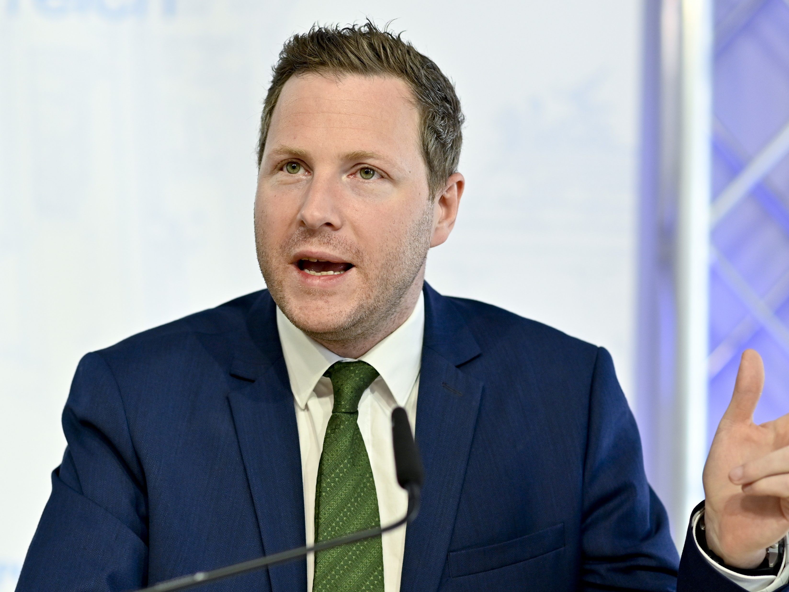 Die Partei provoziert mit deftiger Rhetorik.