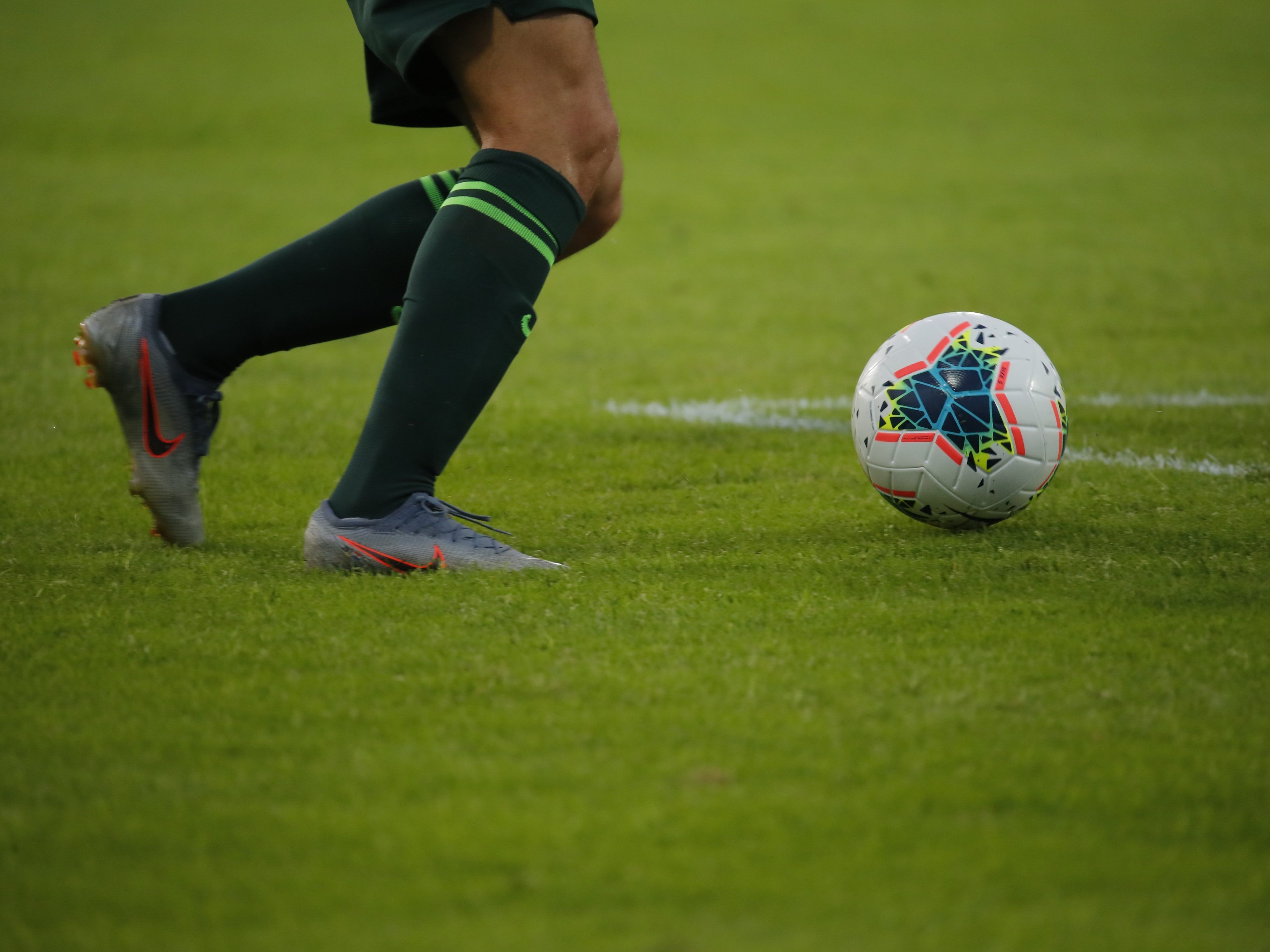 Erster Coronavirus-Fall im heimischen Profifußball.