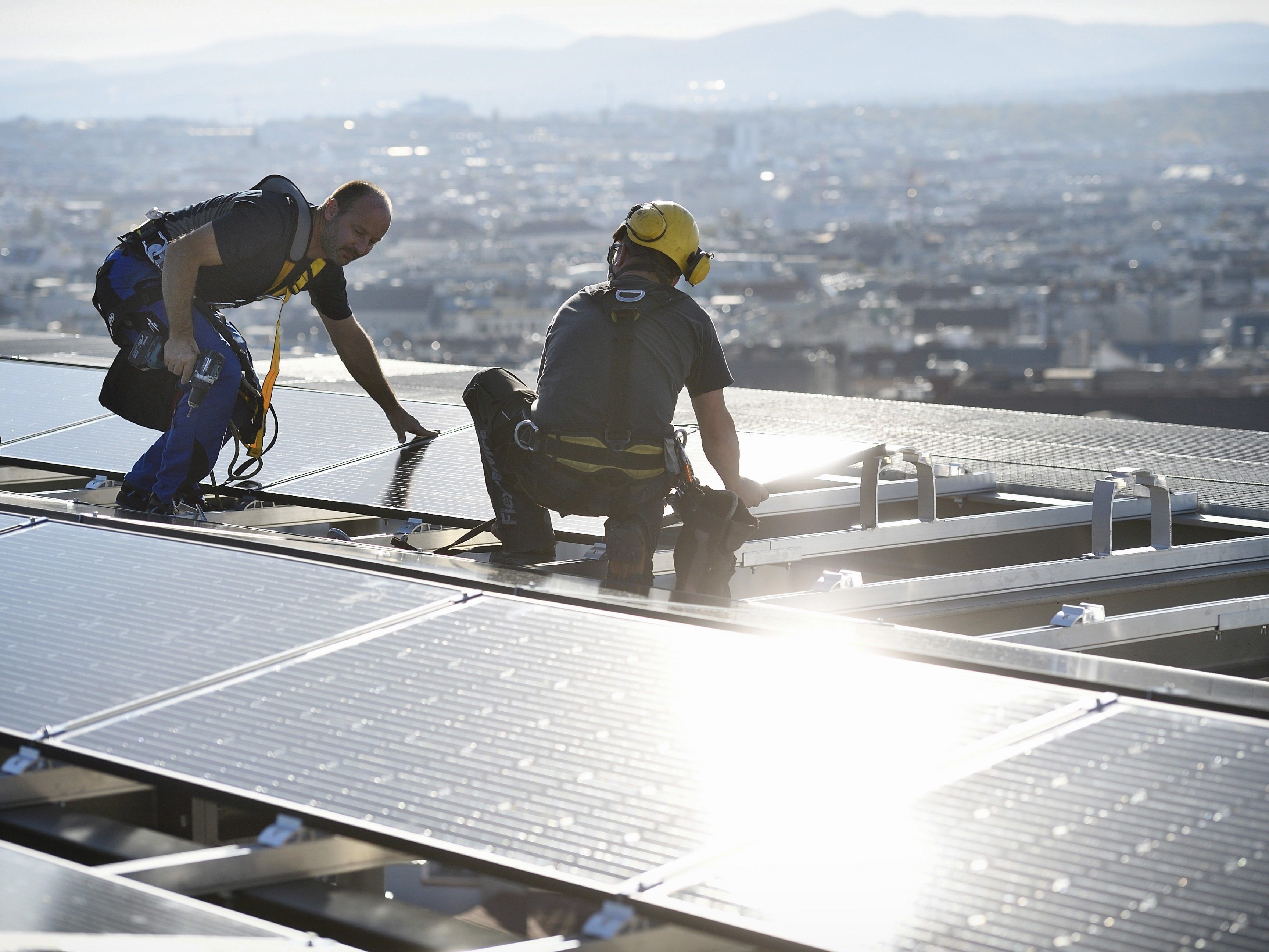 Nur ein Beispiel für Solarenergie-Produktion mitten in Wien: Die Photovoltaik-Anlage am Haus des Meeres Nur ein Beispiel für Solarenergie-Produktion mitten in Wien: Die Photovoltaik-Anlage am Haus des Meeres