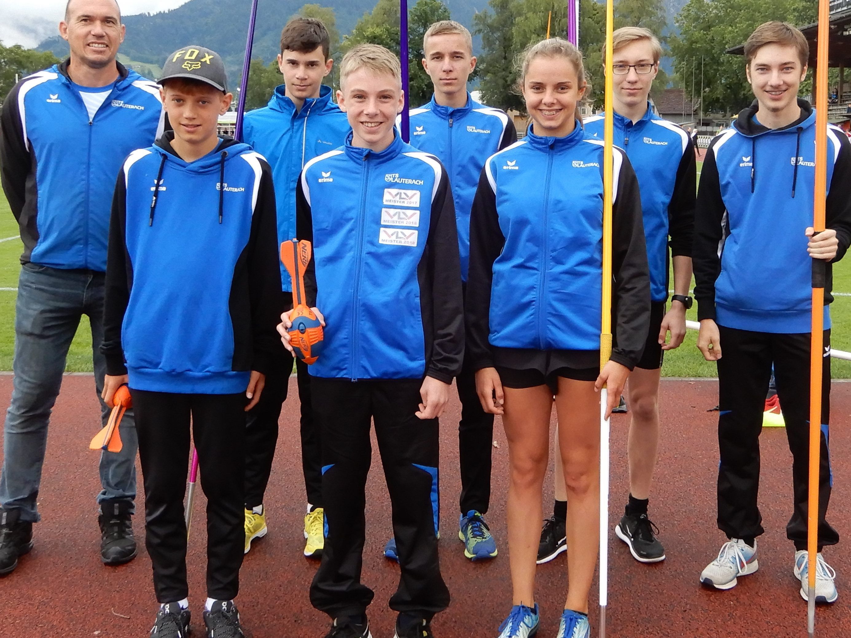 Vlnr: Trainer Gerhard Gmeiner, Lorenz Wirth, Lucas Pienz, Julius Pöllmann, Philipp Pienz, Jennifer Forster, Lukas Ritter, Lorenz Gierse