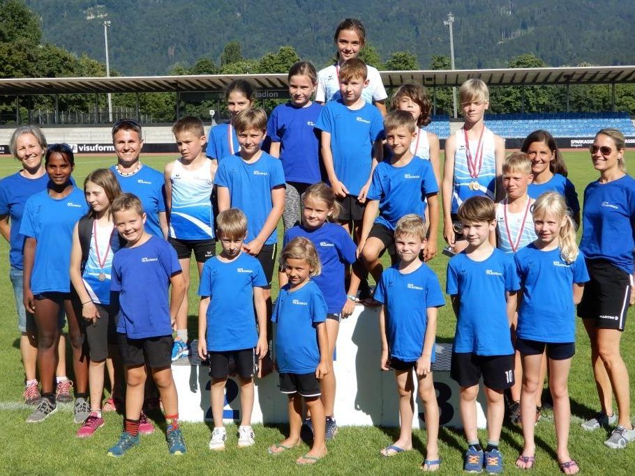 Alle Teilnehmer bei den U12-Meisterschaften mit ihren Trainern Sonja Wild-Pöllmann, Petra Sobotta, Patricia Friesenecker, Barbara Obexer und Sumitra Ropele